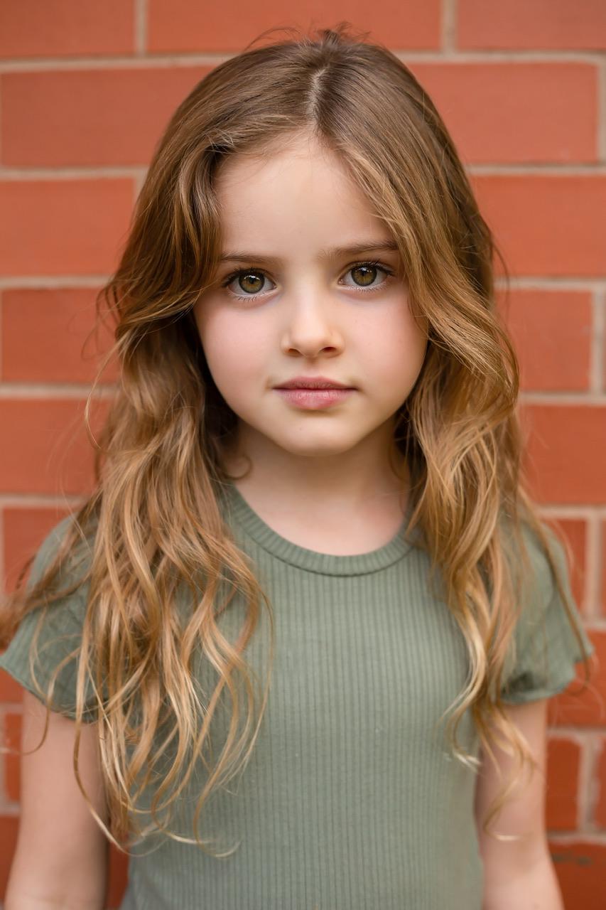 actor Thea Evans large photo