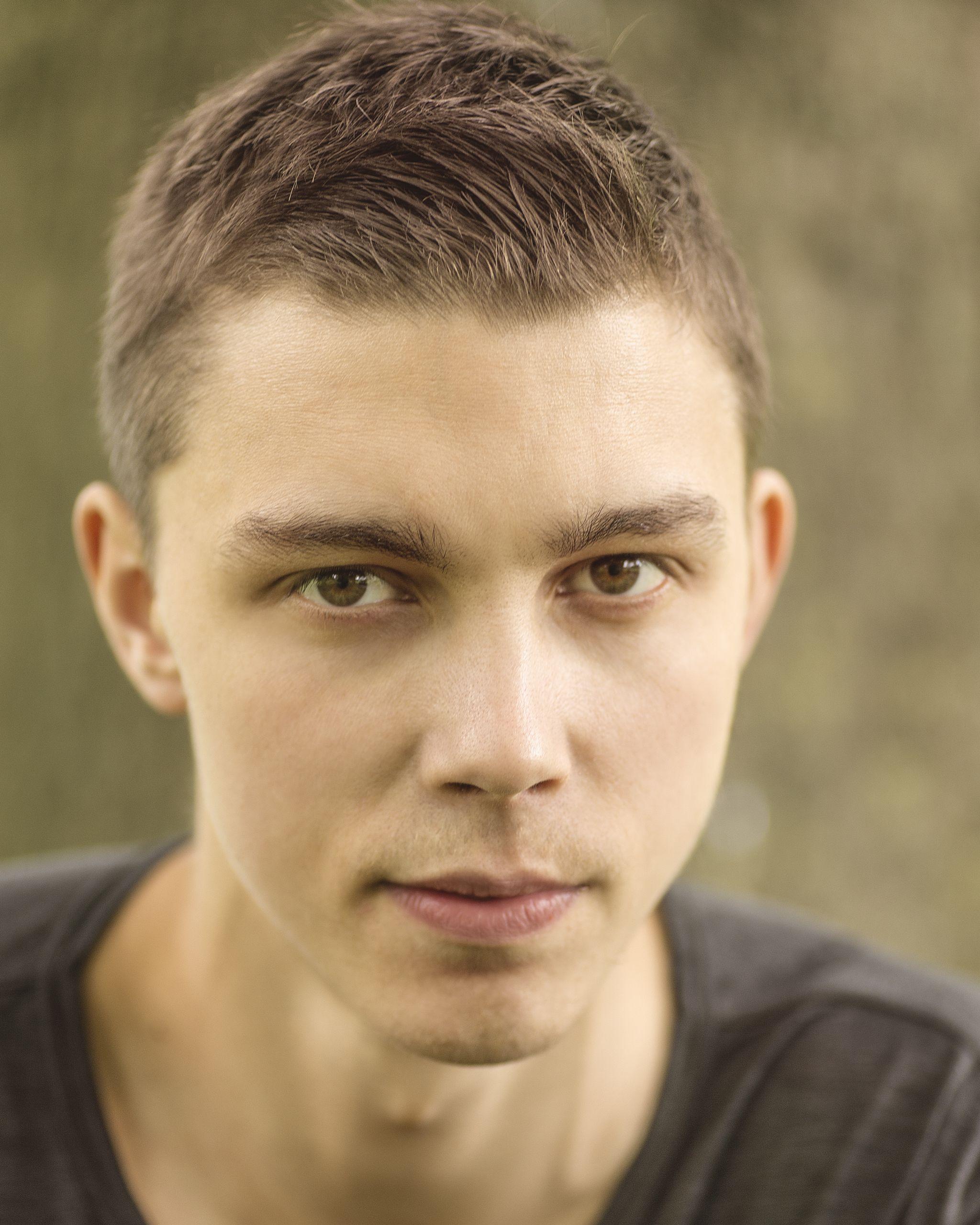 actor Felix Leech large photo