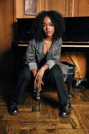 actor Maleah Joi Moon large photo