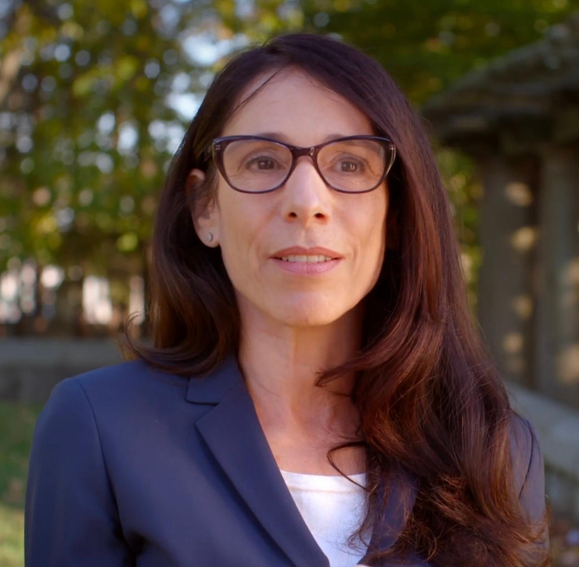 actor Katherine Stewart large photo