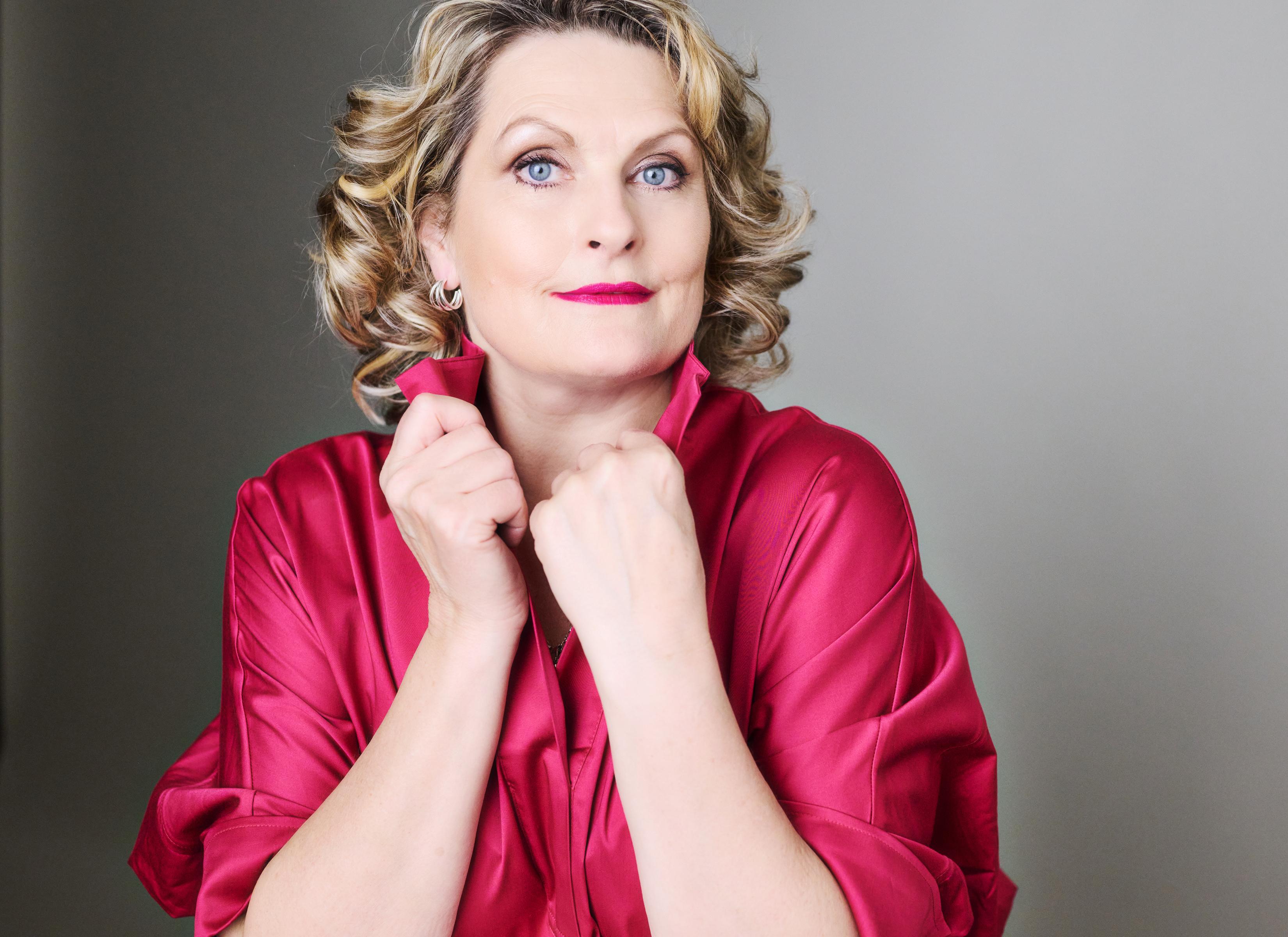 actor Kate Milner Evans large photo