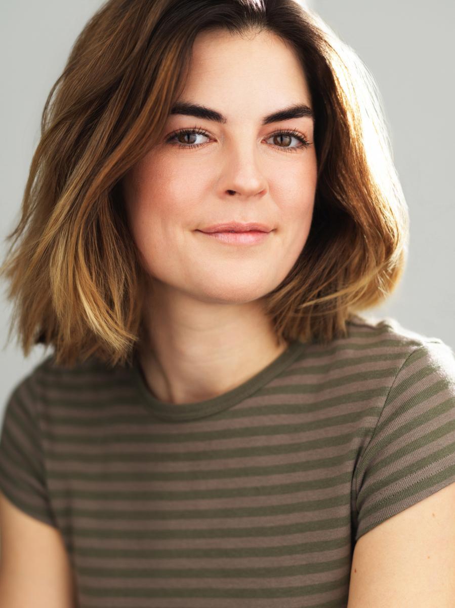 actor Emily James large photo