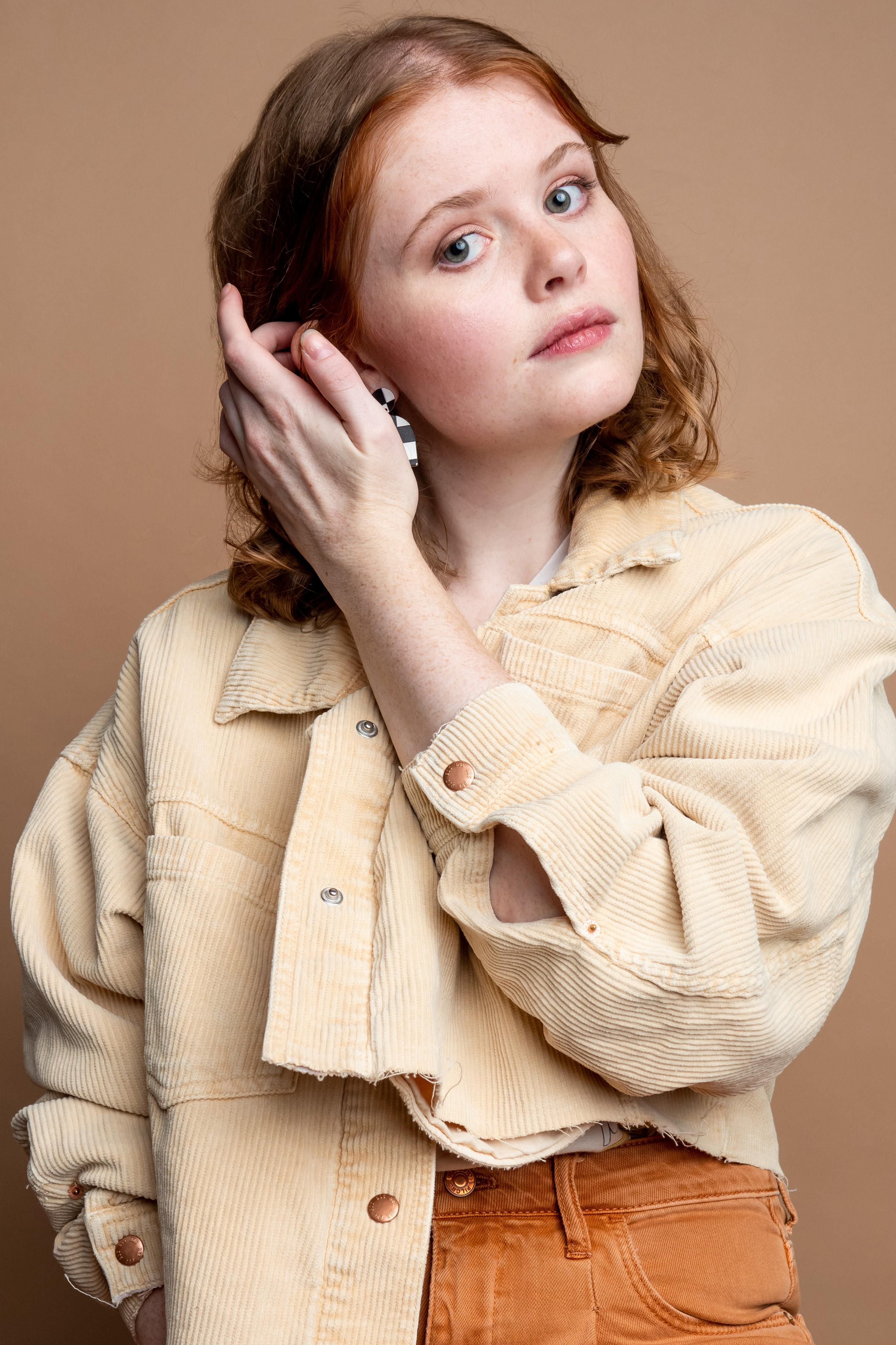 actor Madeline Logan large photo