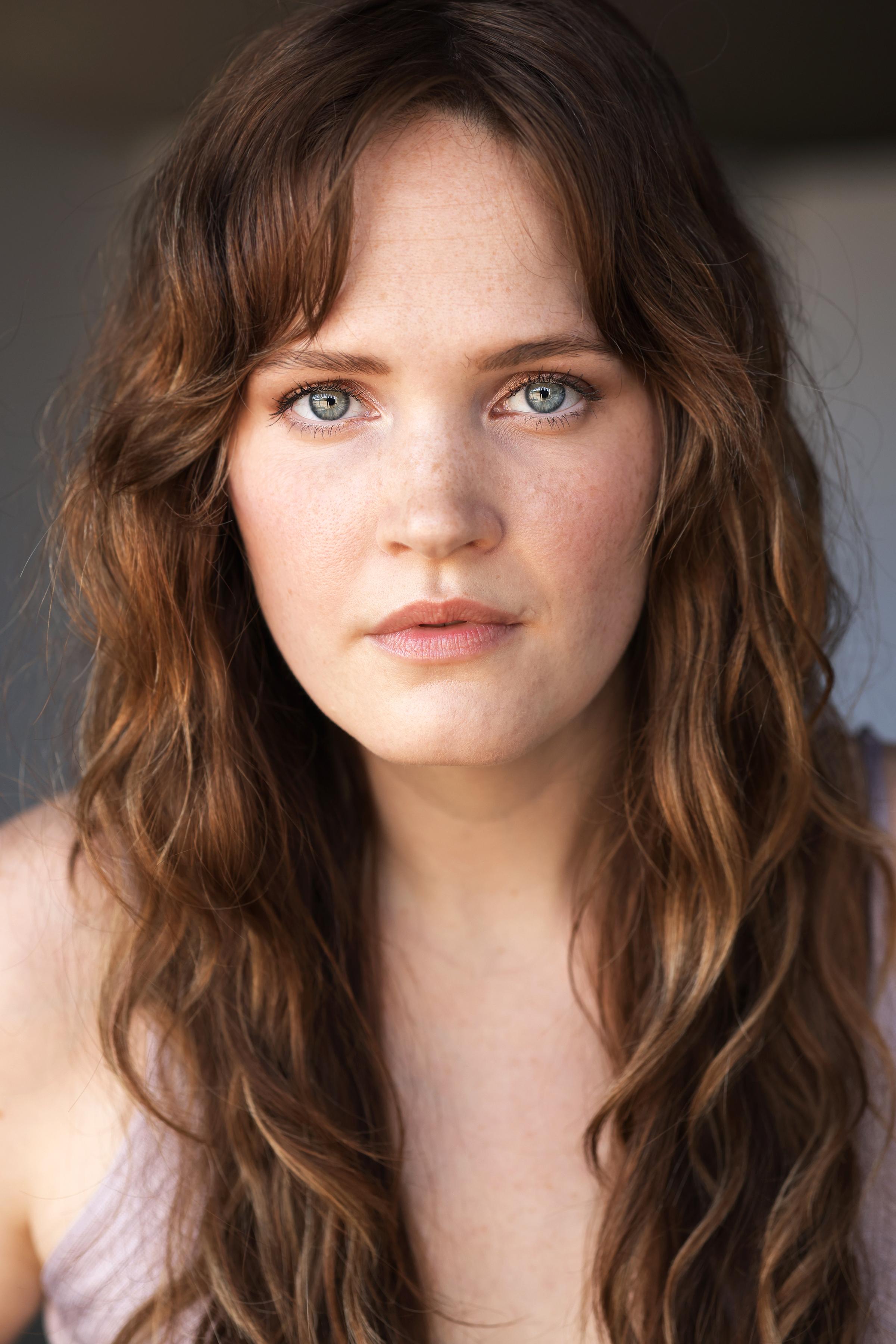 actor Meg Barlowe large photo