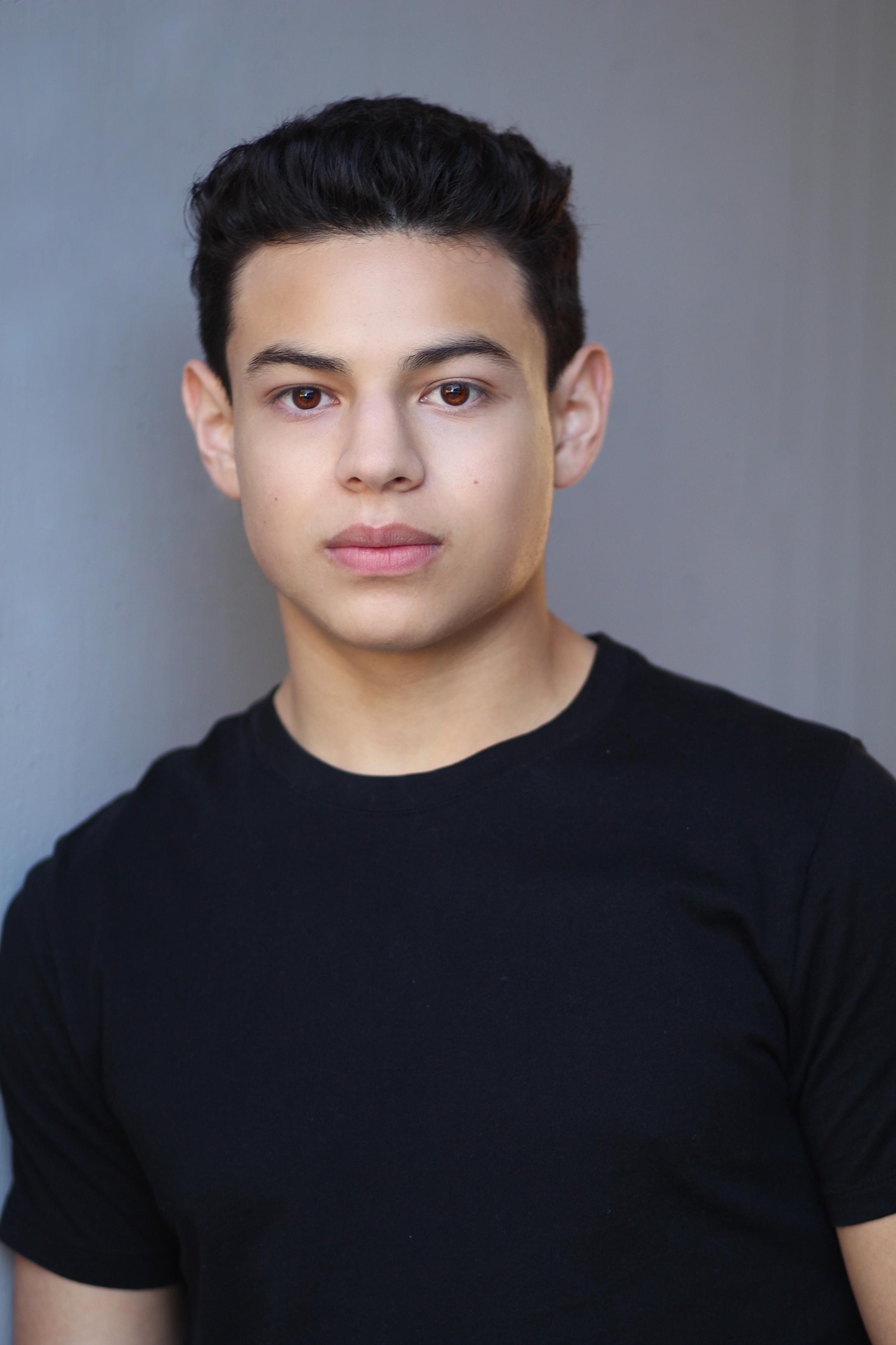 actor Zach Garcia large photo