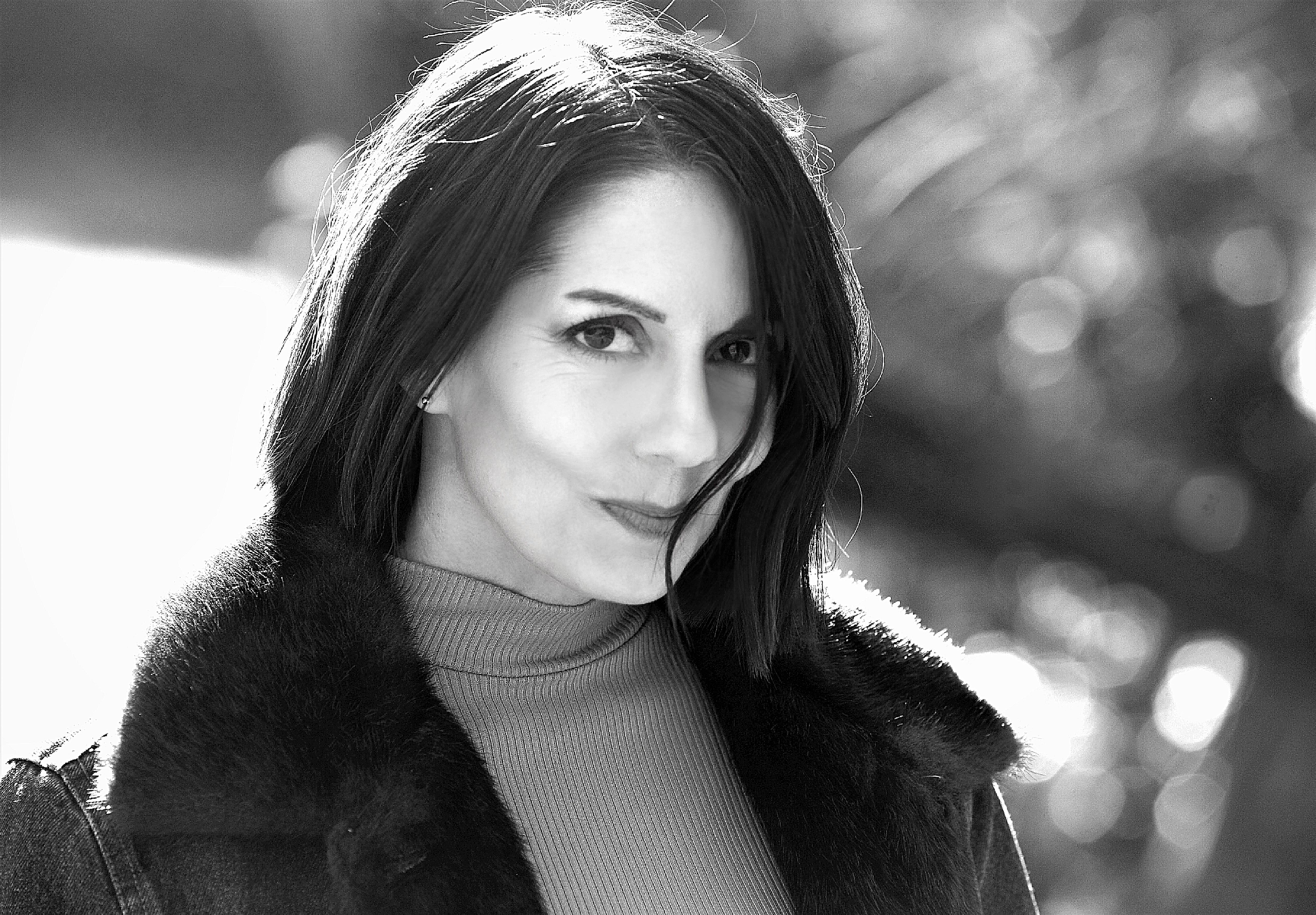 actor Joanie Geiger large photo