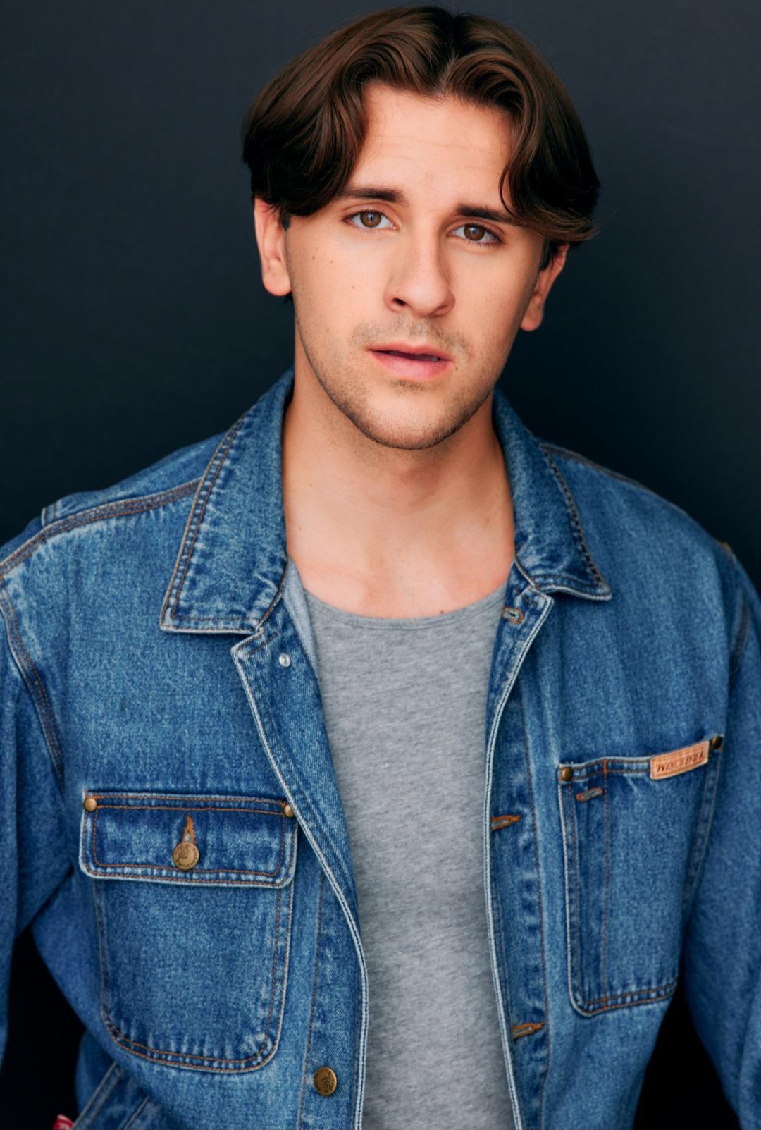 actor Luke Brewer large photo