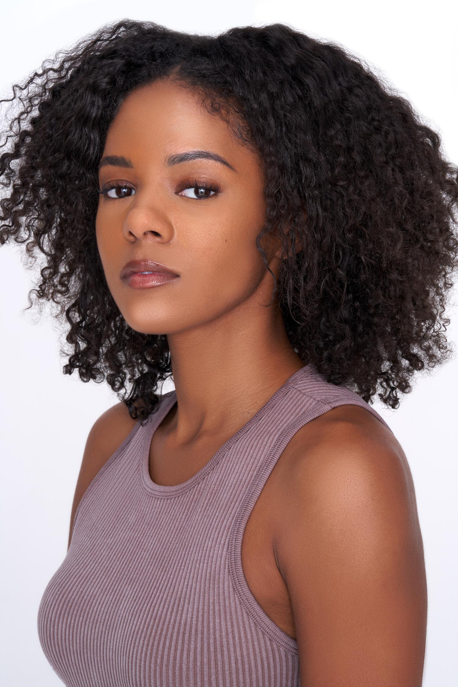 actor Cle'era Hollingsworth large photo