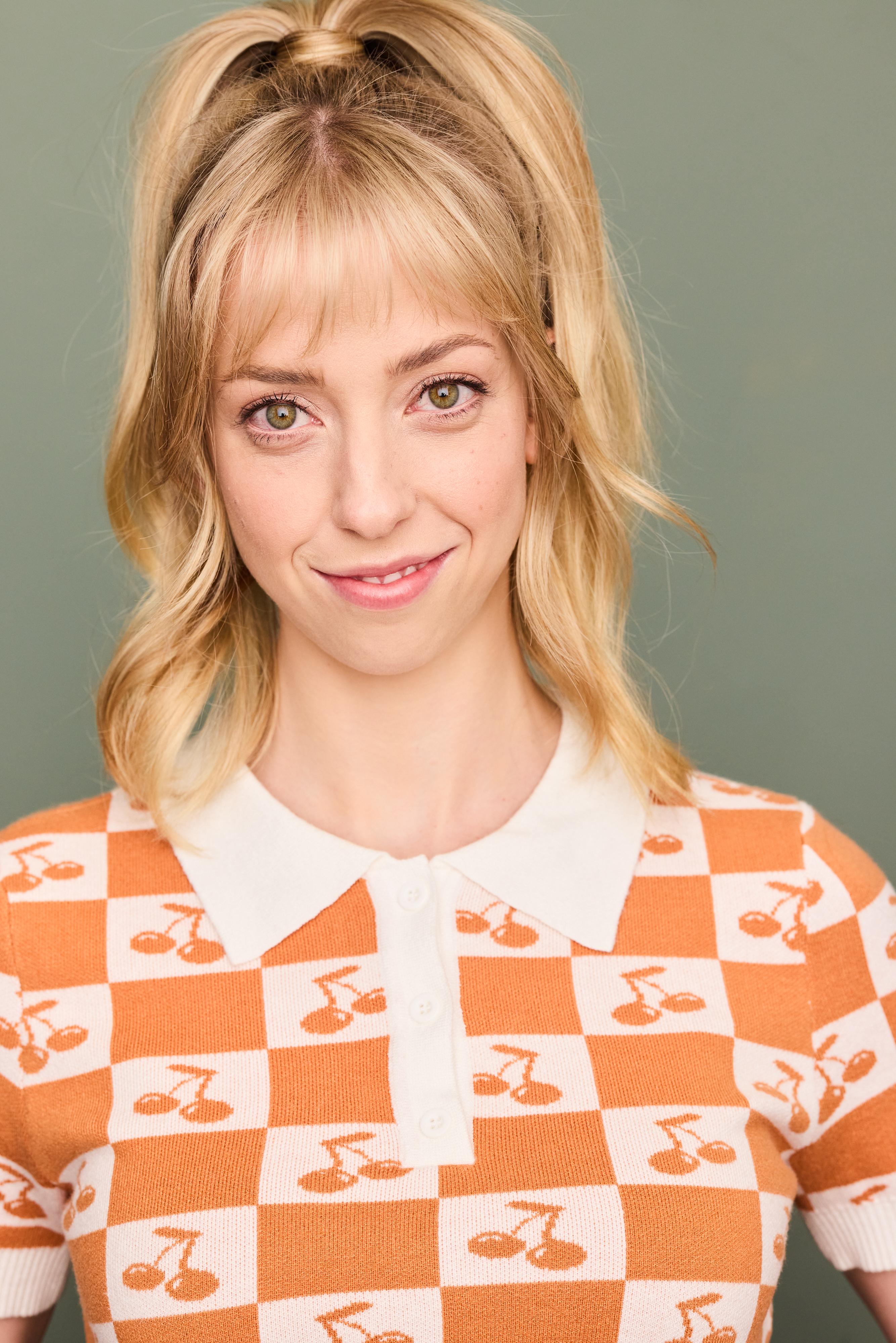 actor Emma Factor large photo