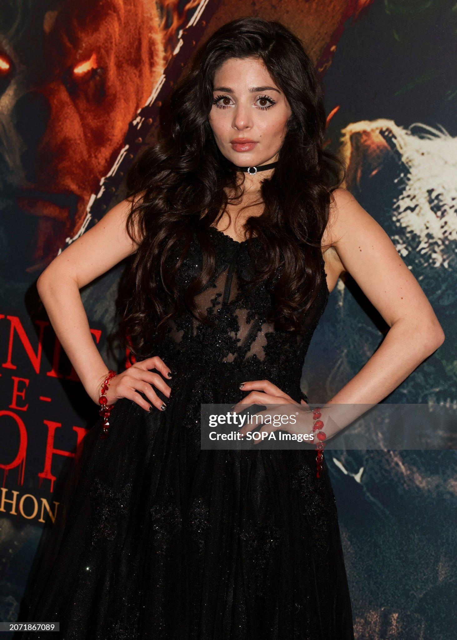 actor Alina Desmond large photo