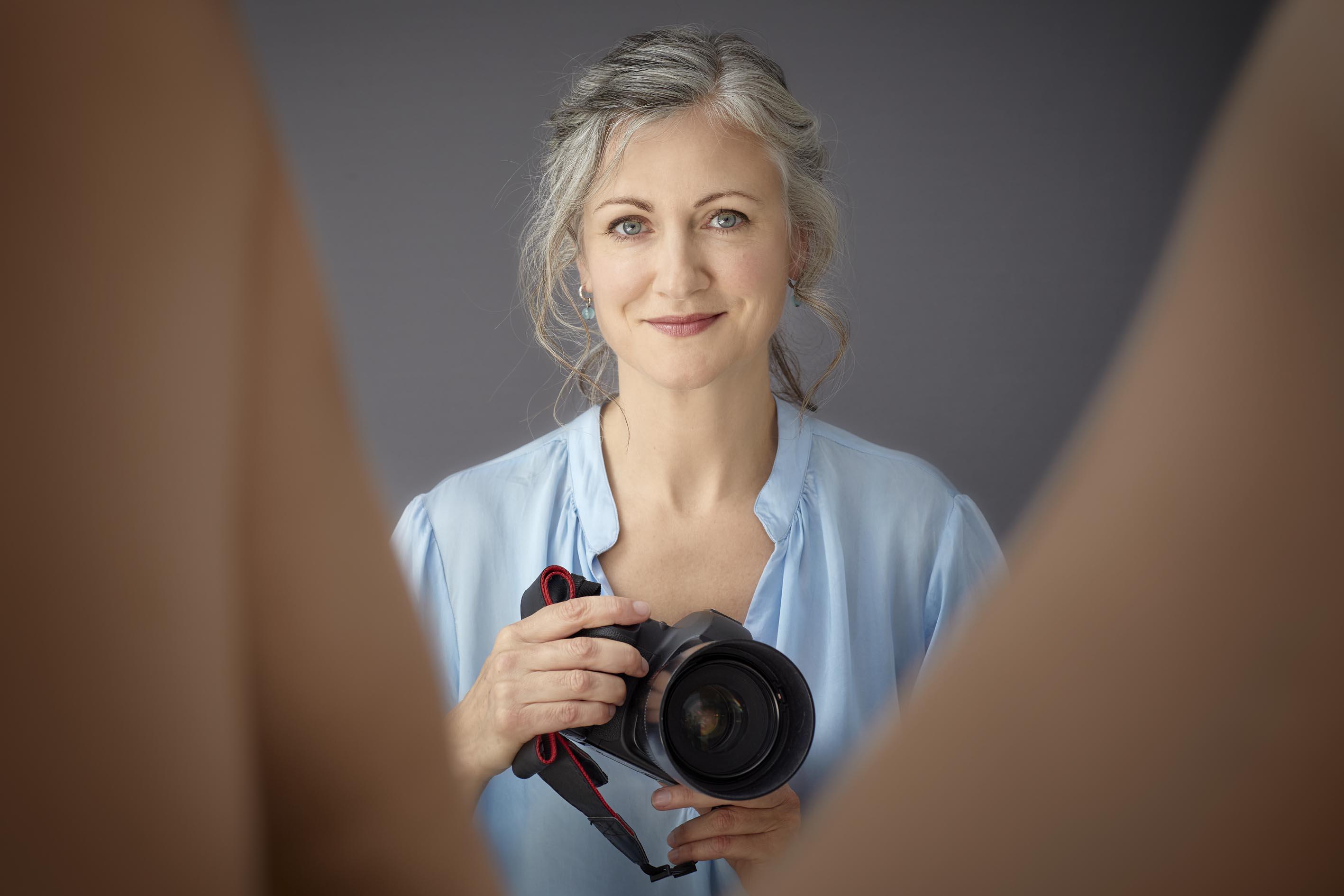 actor Laura Dodsworth large photo