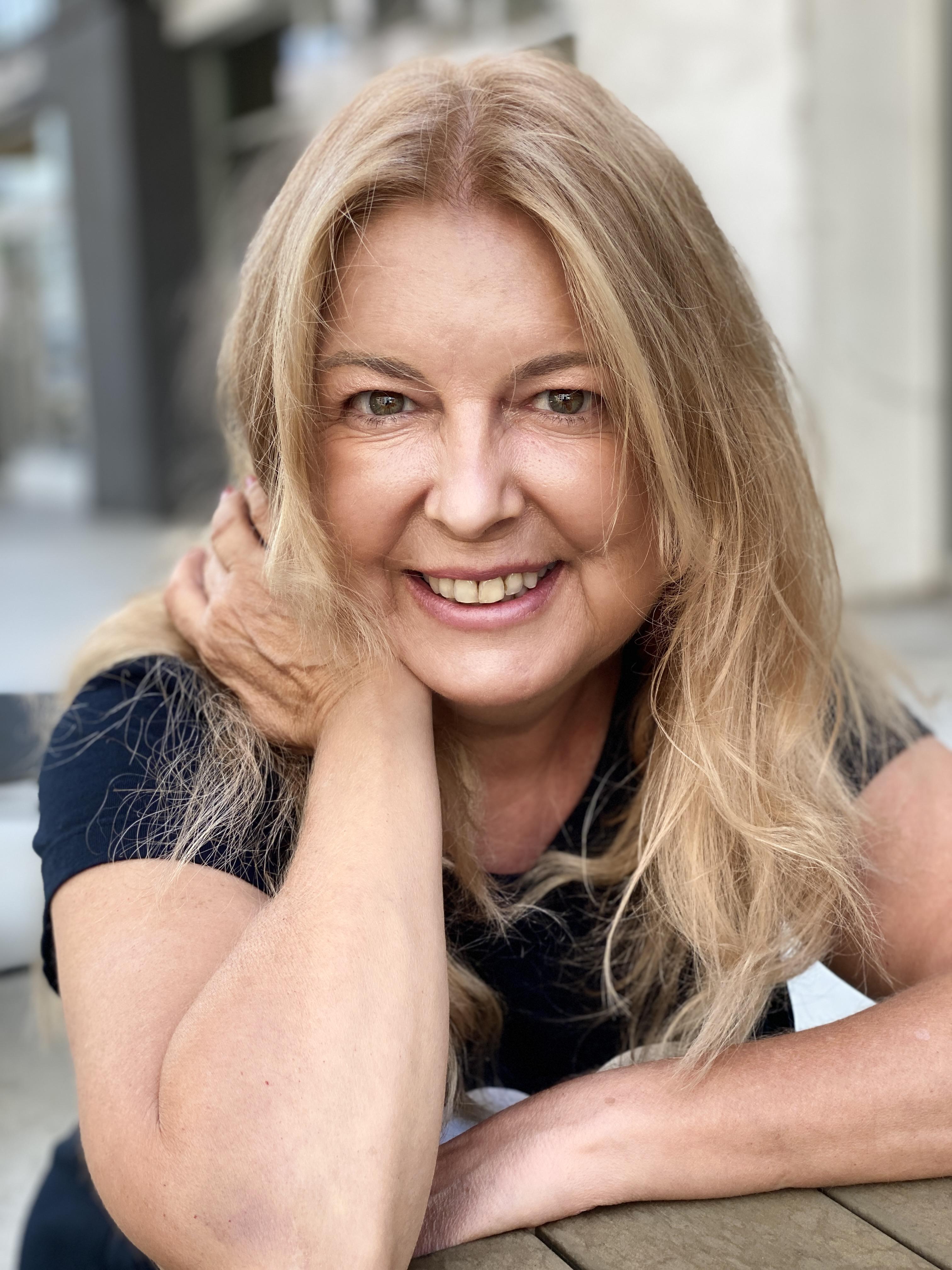 actor Odette Tyler large photo