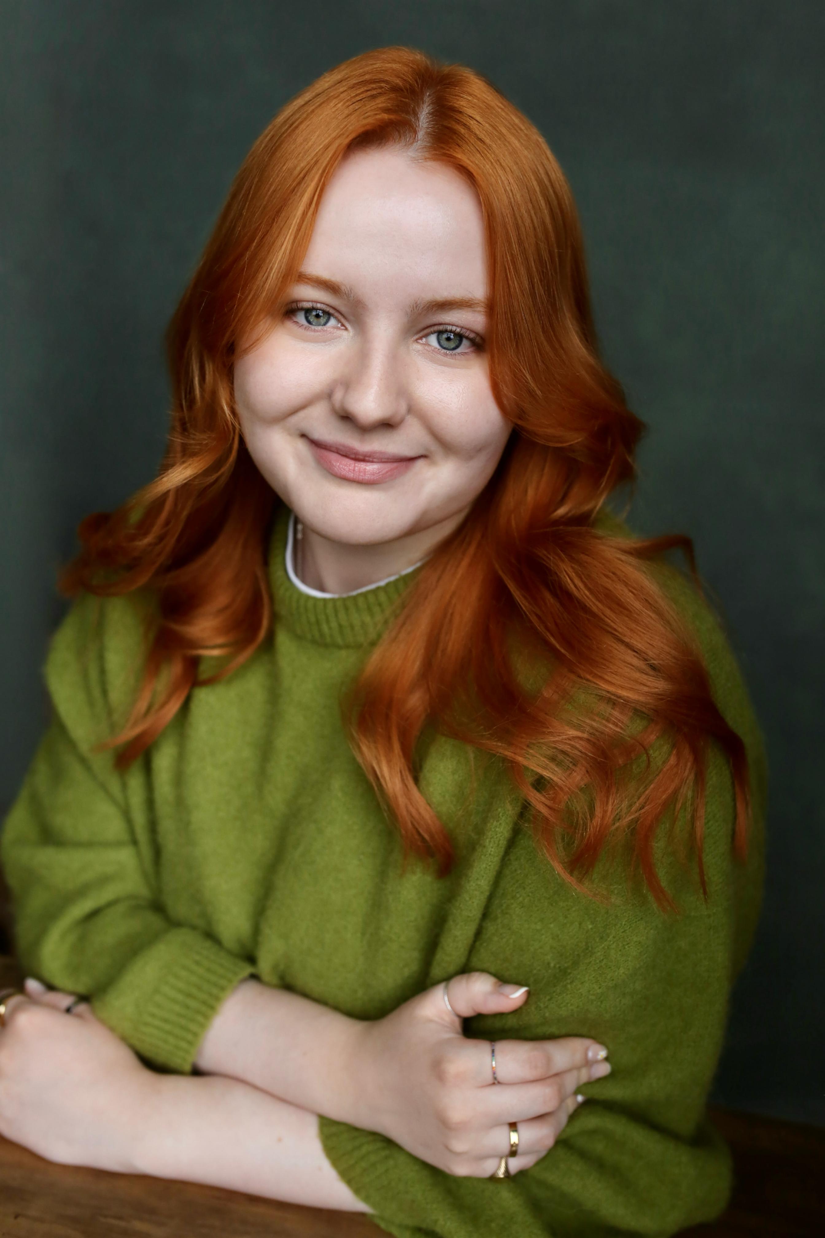 actor Katie Bellwood large photo