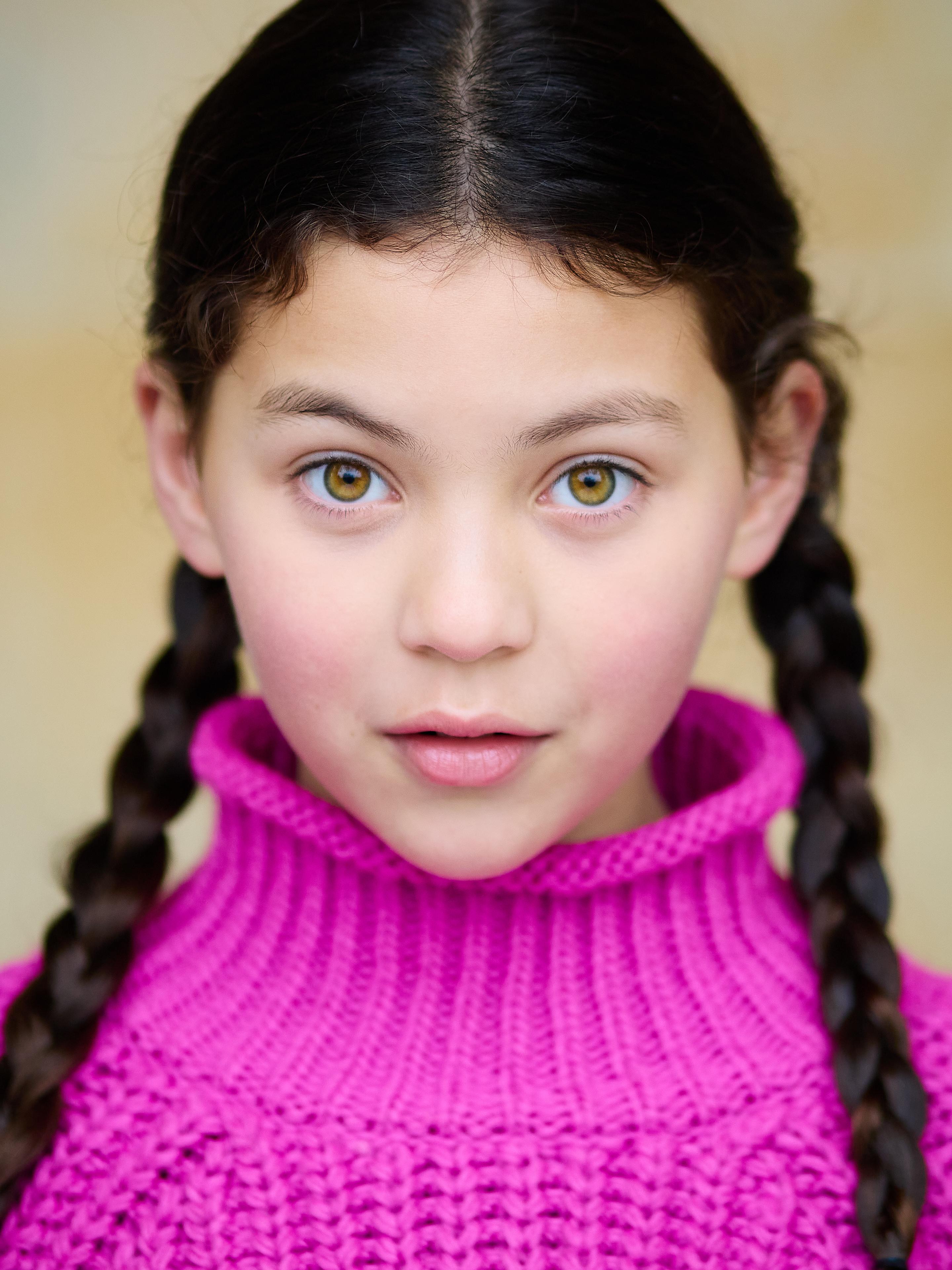 actor Eire Farrell large photo