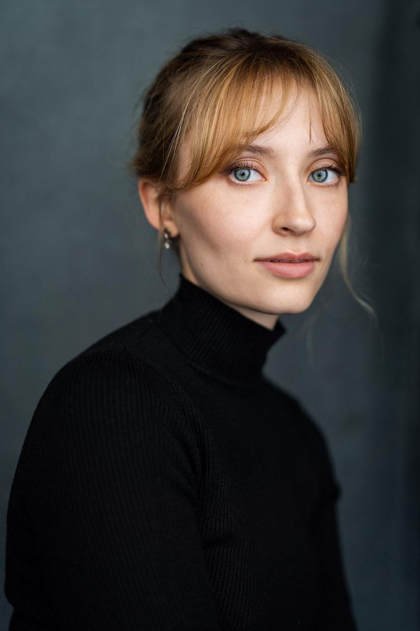 actor Erin Mullen large photo