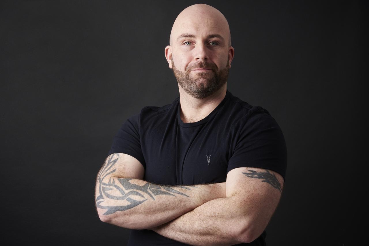 actor Dean Brunton large photo