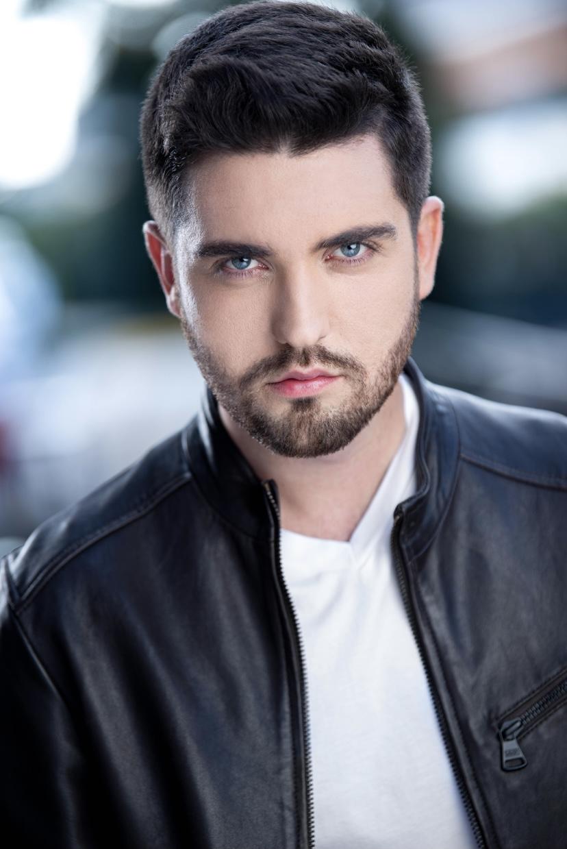 actor Ali Ashtigo large photo