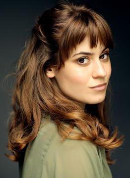 actor Emily Laing large photo