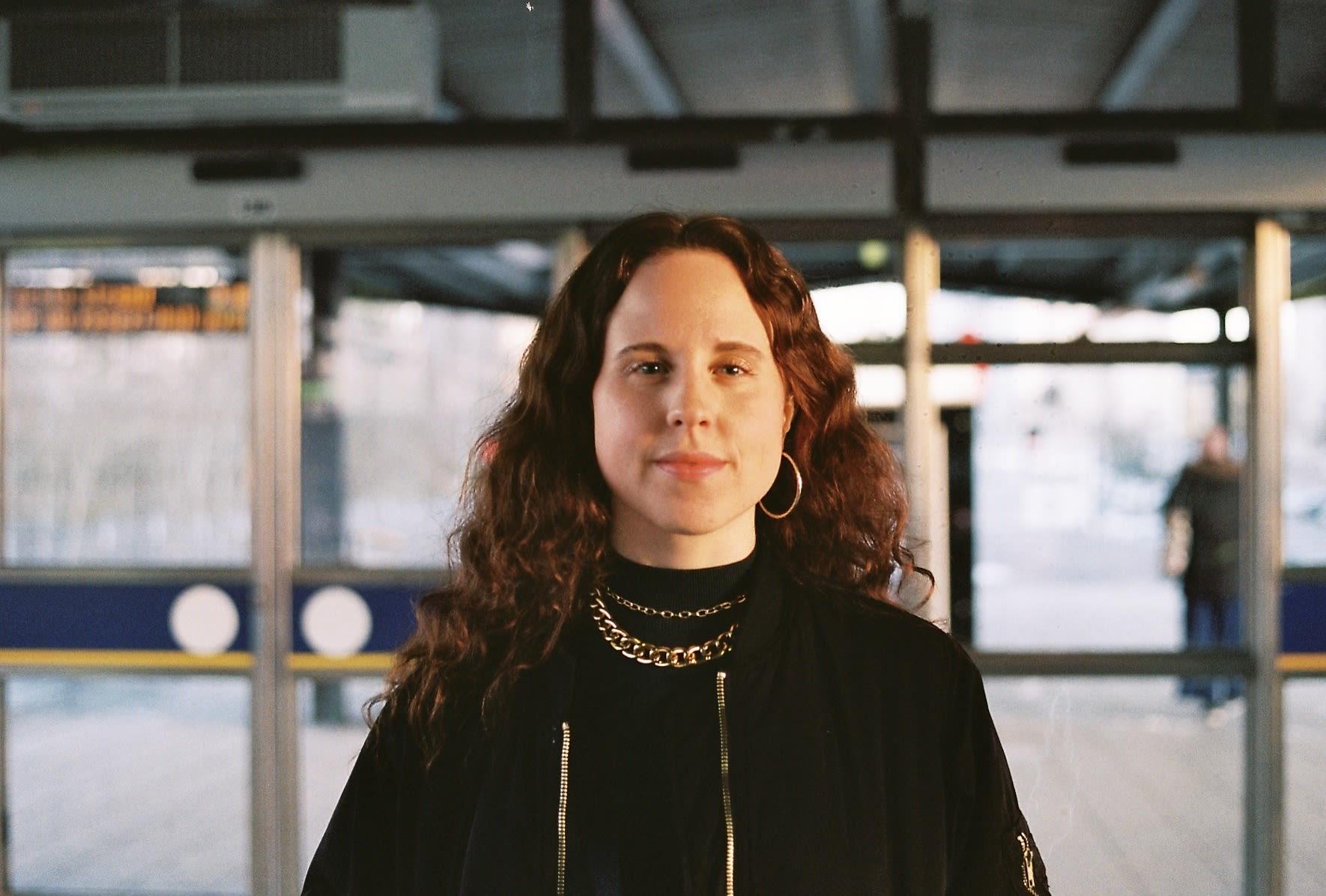 actor Lisa Ambjörn large photo