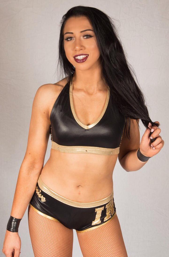 actor Indi Hartwell large photo