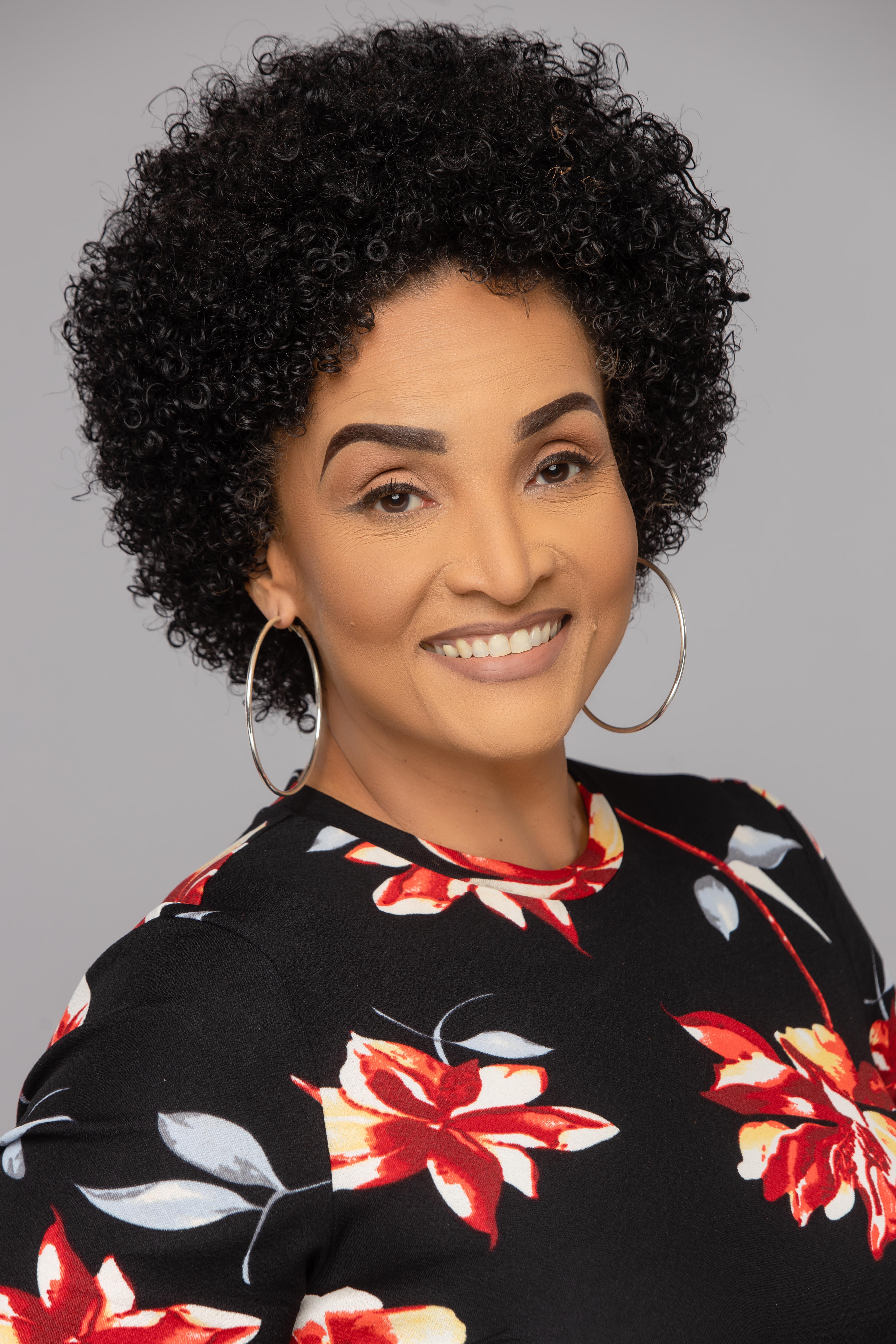 actor Victoria Duchene large photo