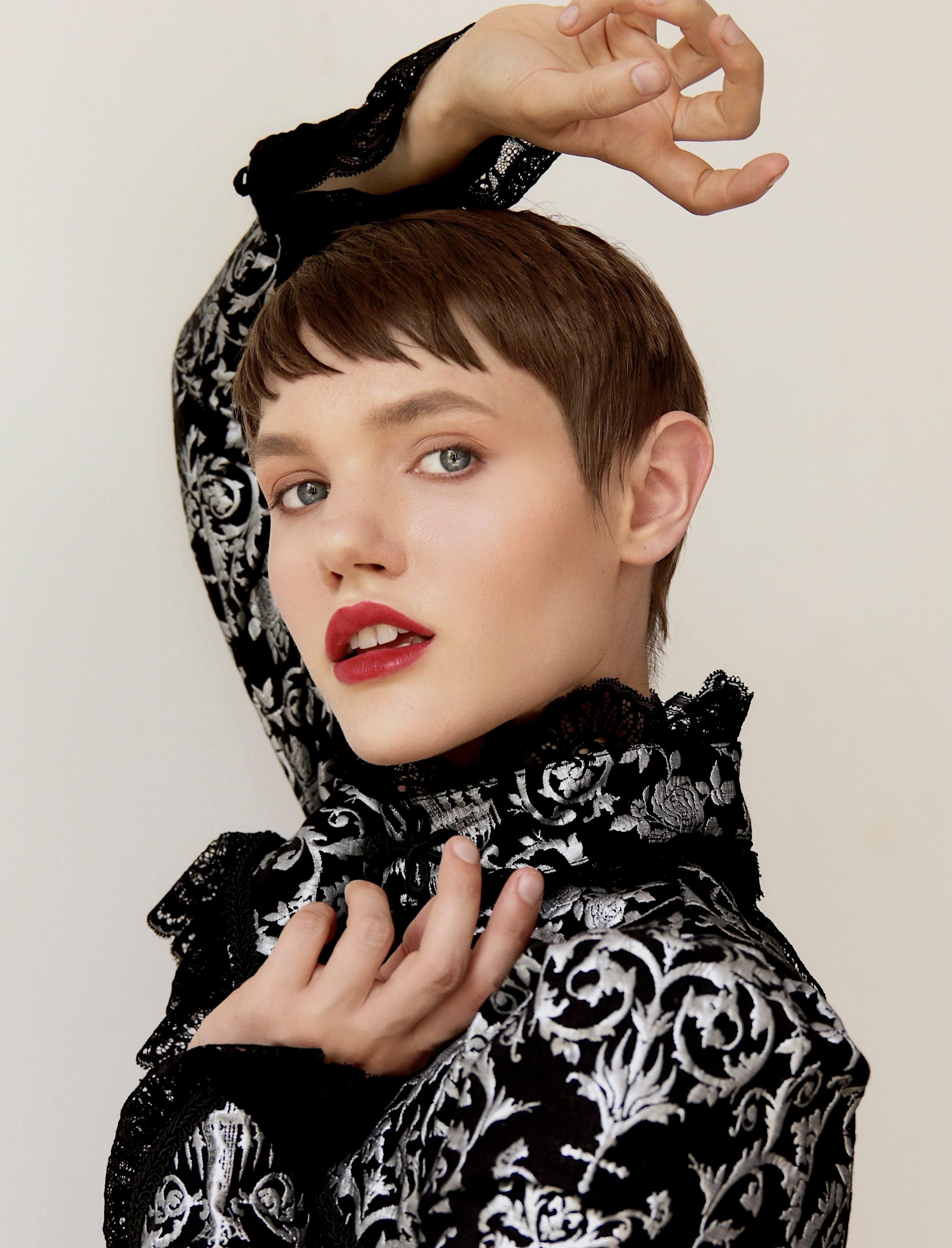 actor Allison Wick large photo