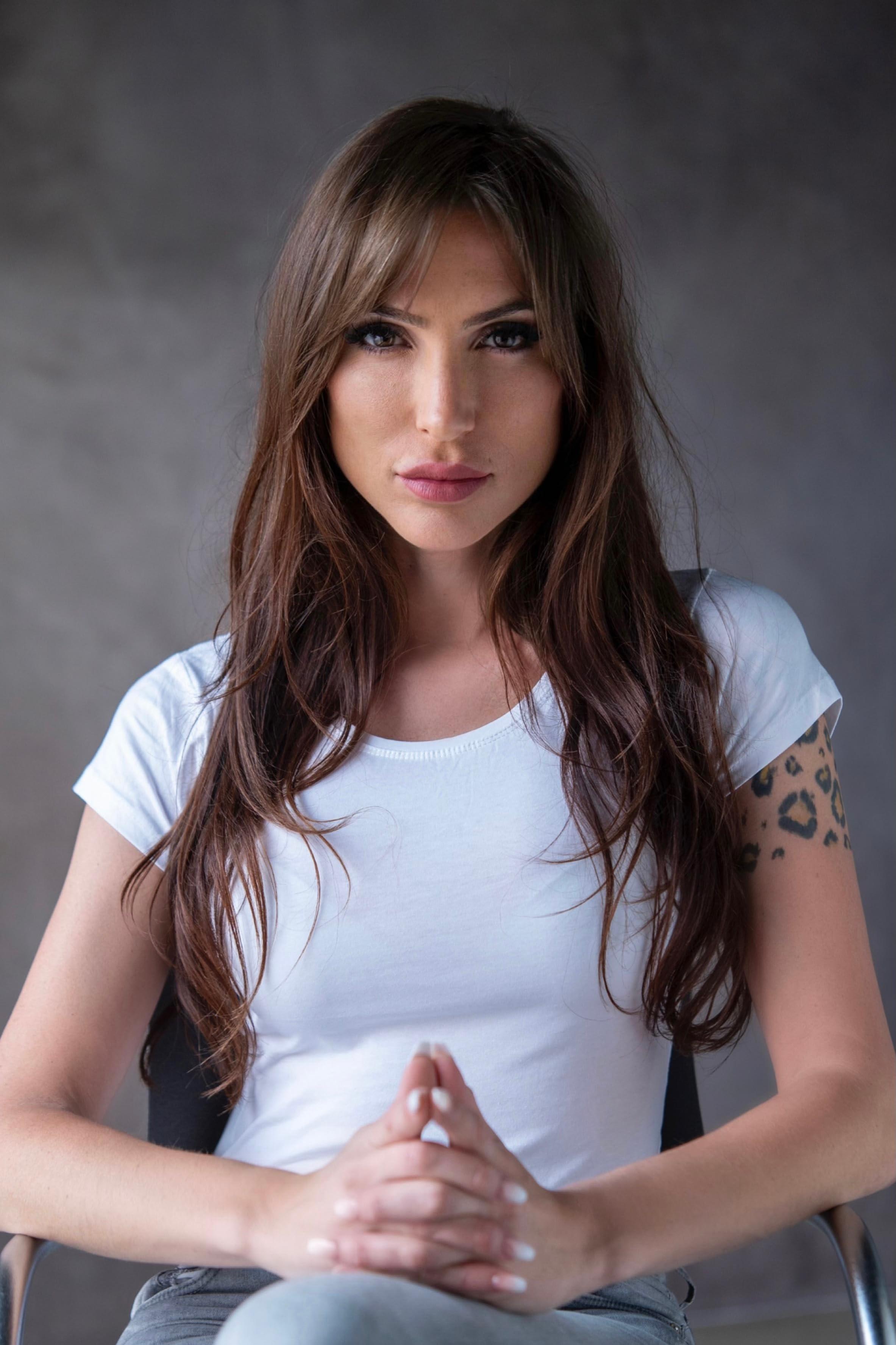 actor Lara Martorell large photo