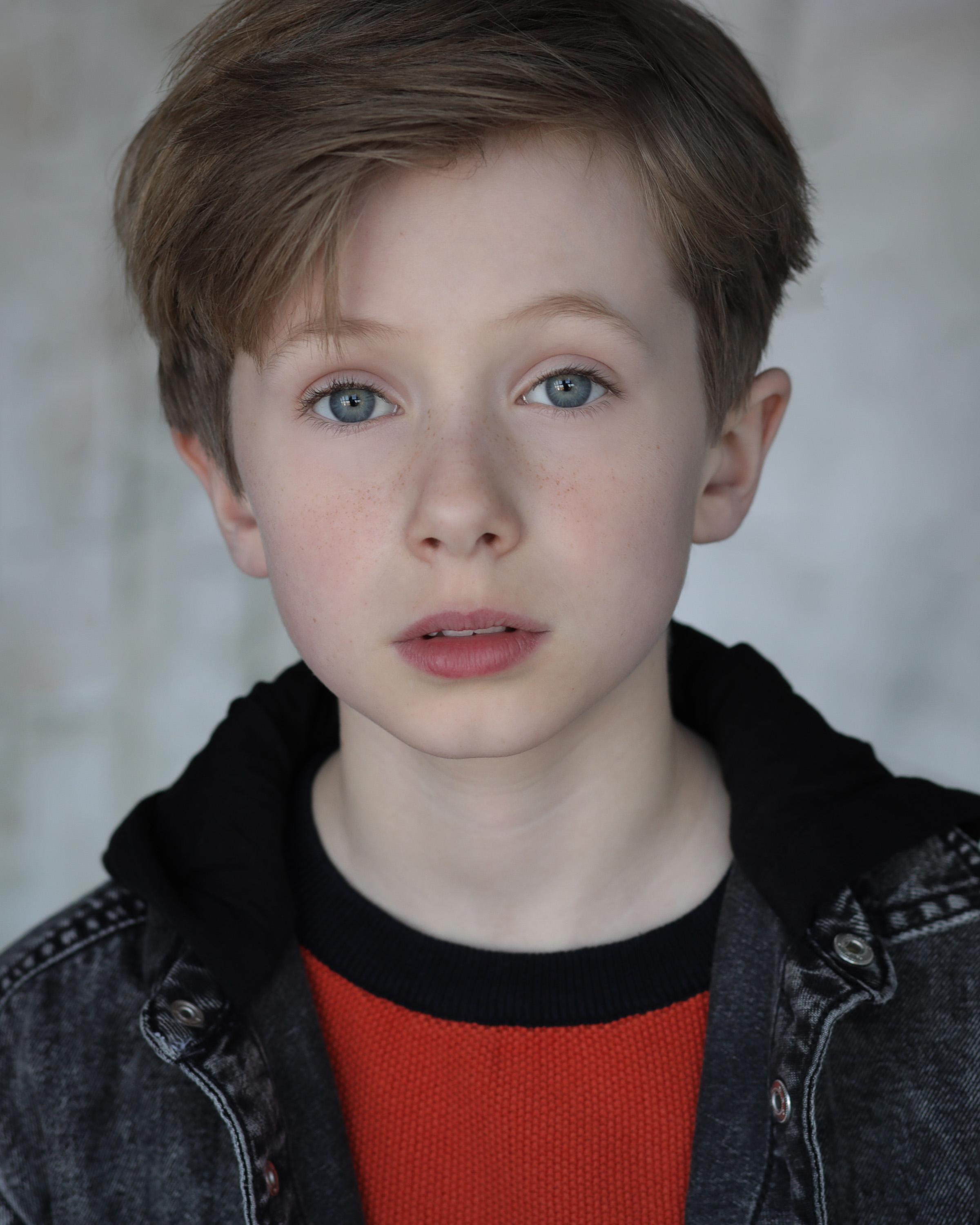 actor Daniel Bell large photo