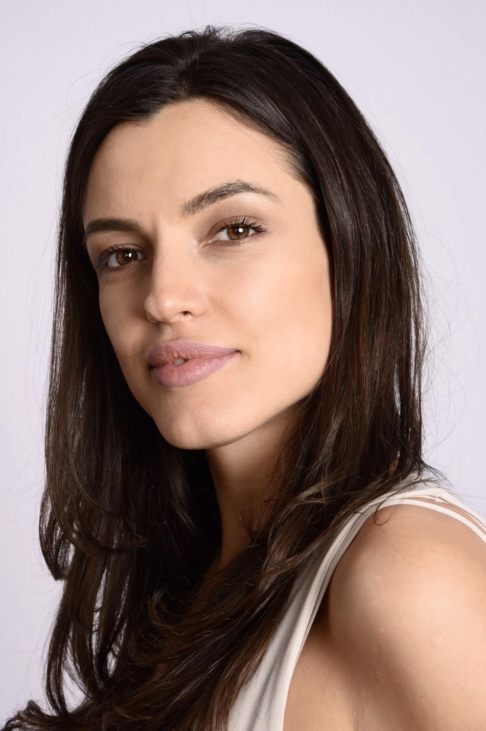 actor Olivera Perunicic large photo