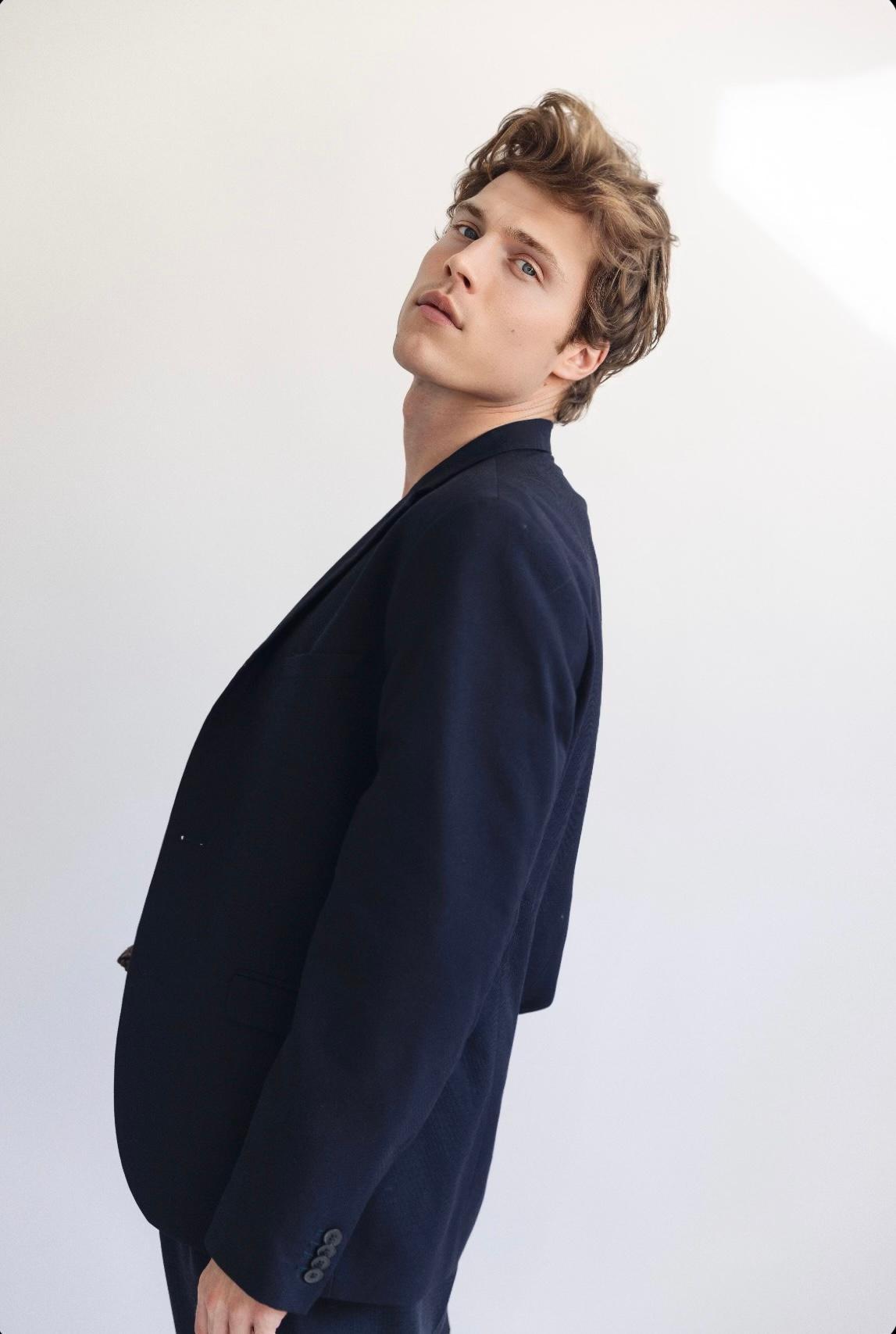 actor Nathan Kohnen large photo