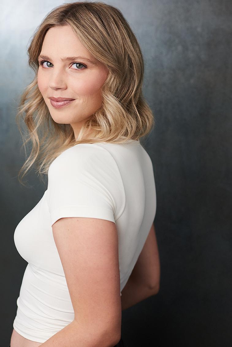 actor Camille Cadarette large photo