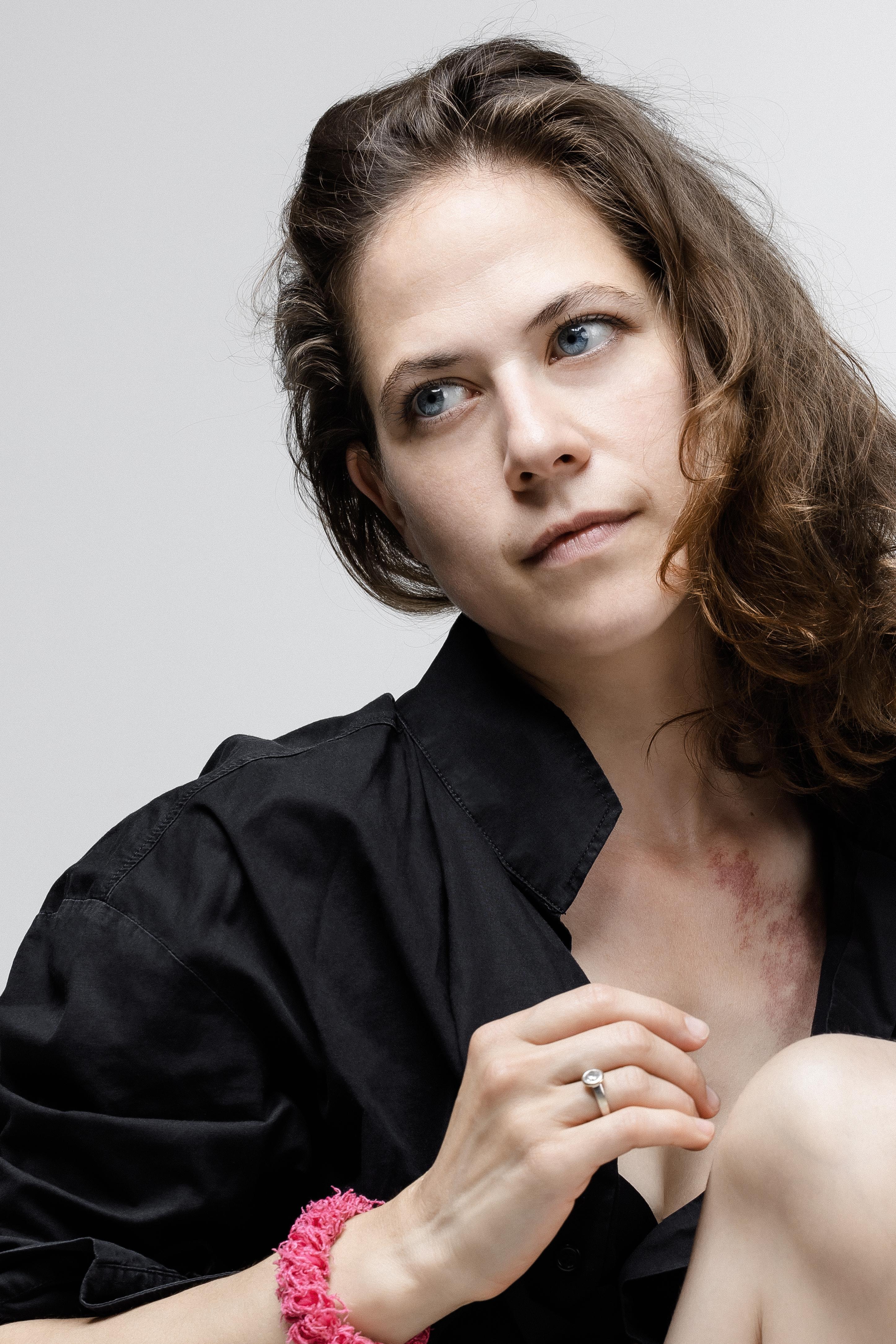 actor Marie Jung large photo