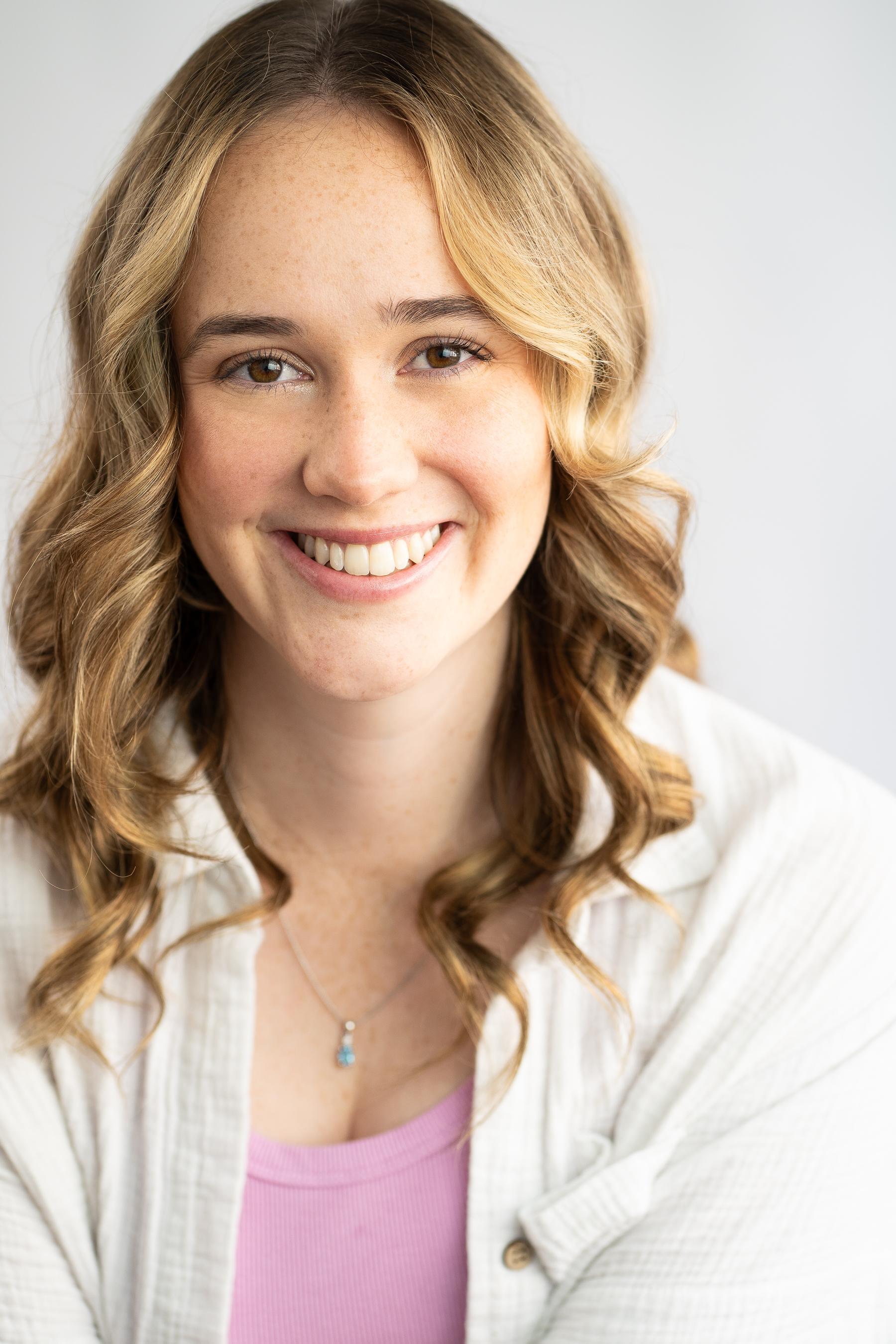 actor Claire Dewar large photo