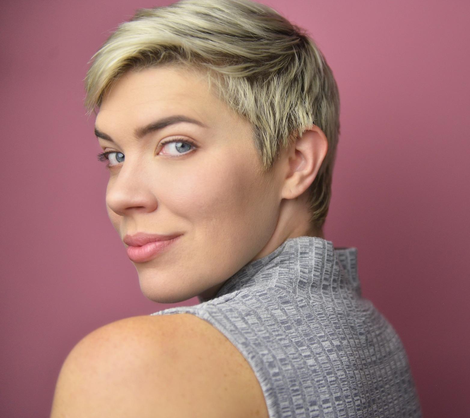 actor Amy Jo Jackson large photo