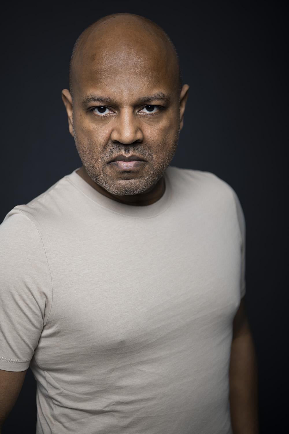 actor Robert Bengtsson large photo