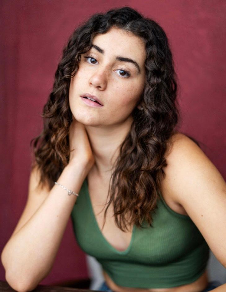 actor Jessica-Leigh Slatter large photo