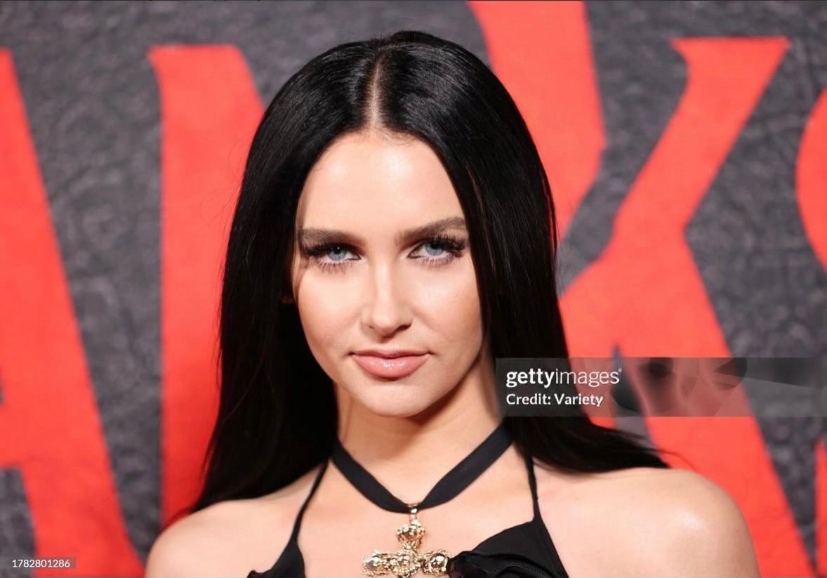 actor Samantha Long large photo