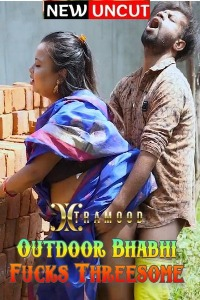 Outdoor Bhabhi F*cks Threesome