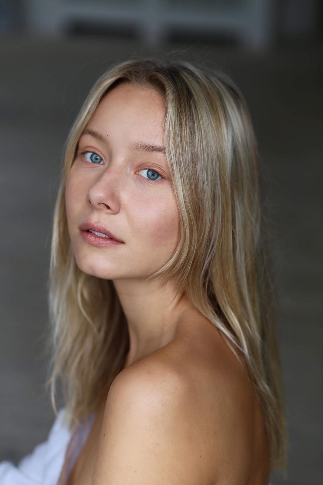 actor Josefine Lindegaard large photo