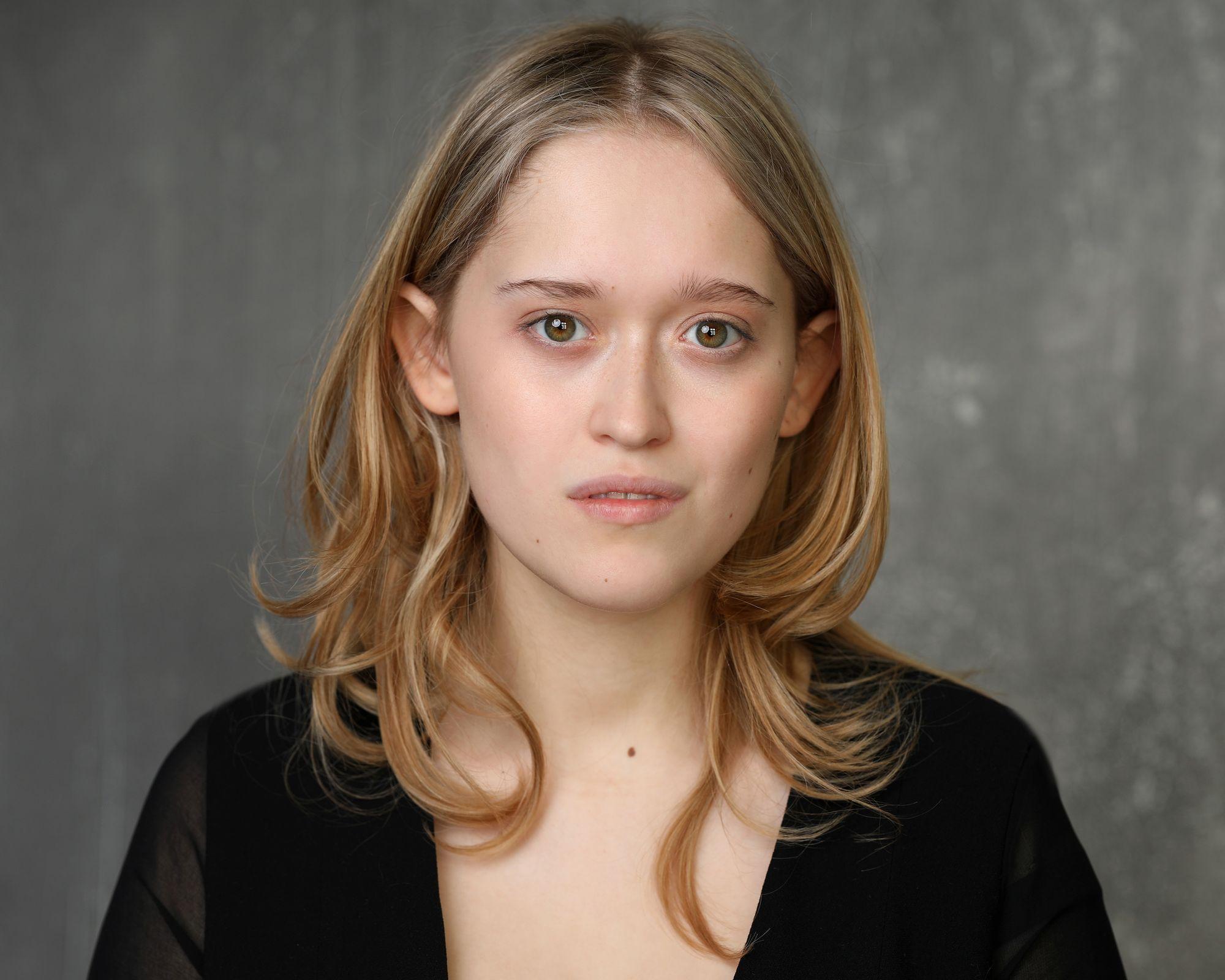 actor Freya Hannan-Mills large photo