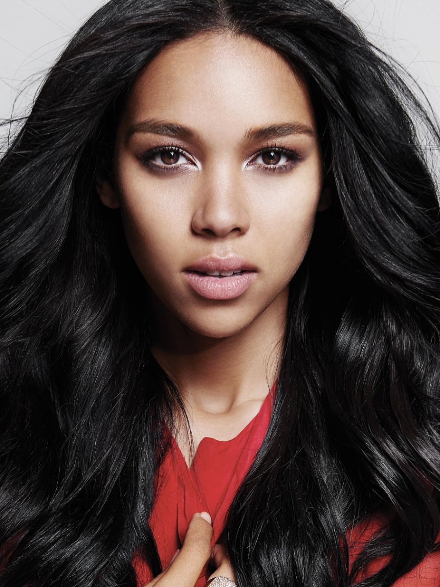 actor Alexandra Shipp large photo