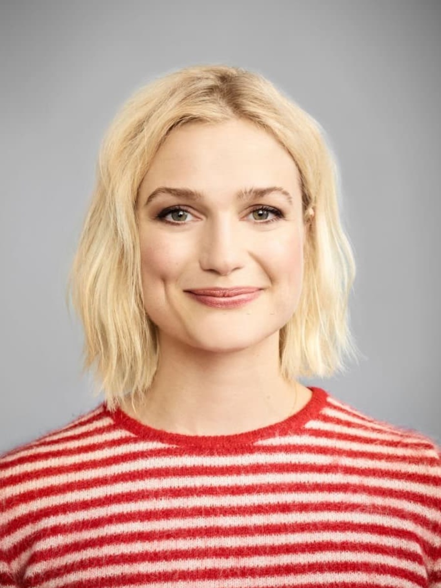 actor Alison Sudol large photo