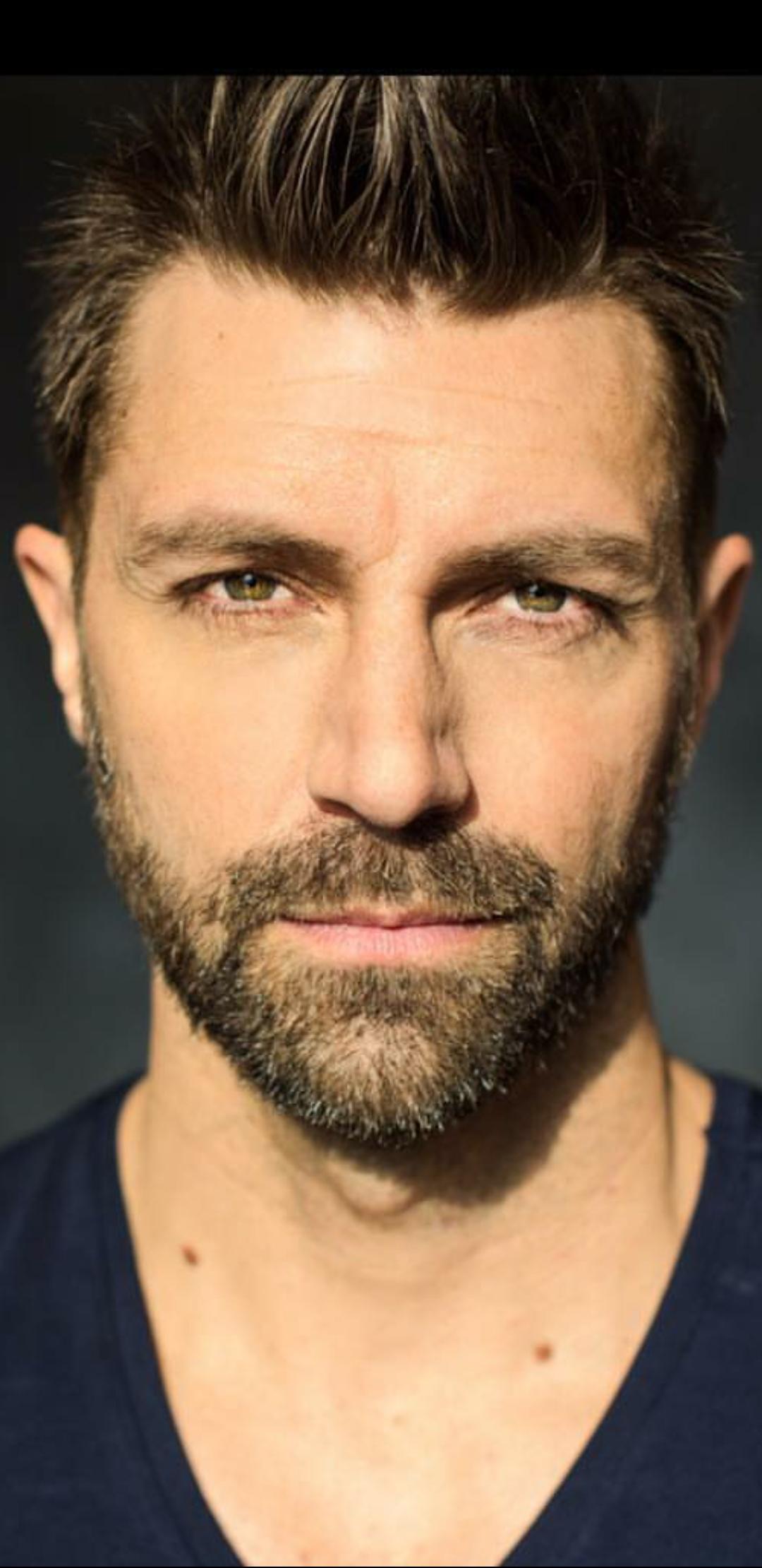 actor Steve Boyle large photo