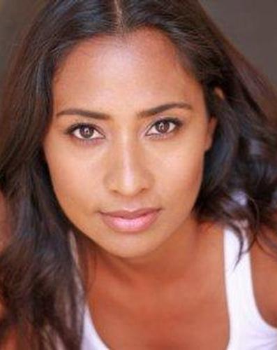 actor Christina Hearn large photo