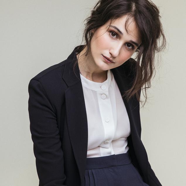 actor Linda Caridi large photo