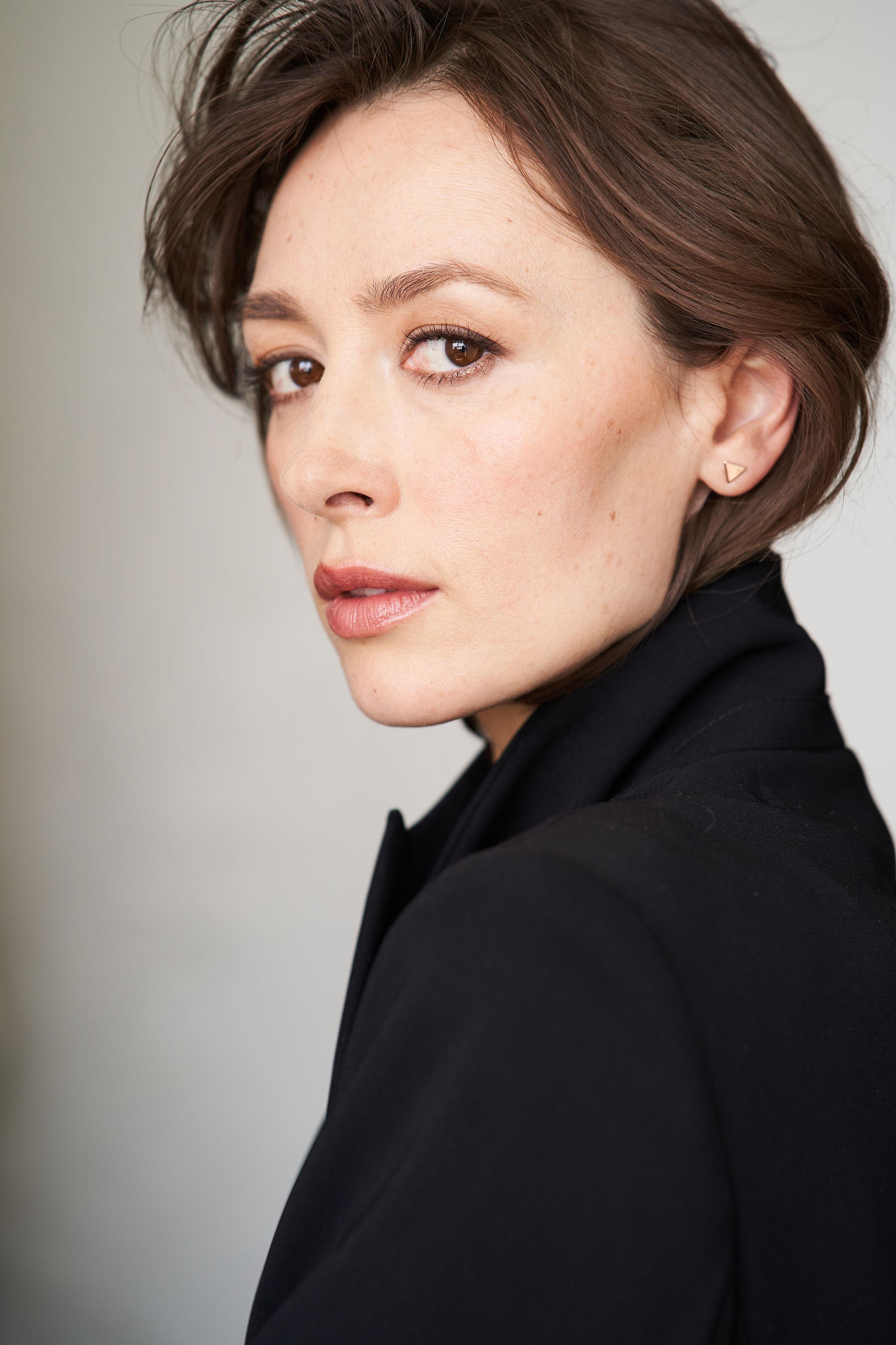 actor Alyona Khmara large photo