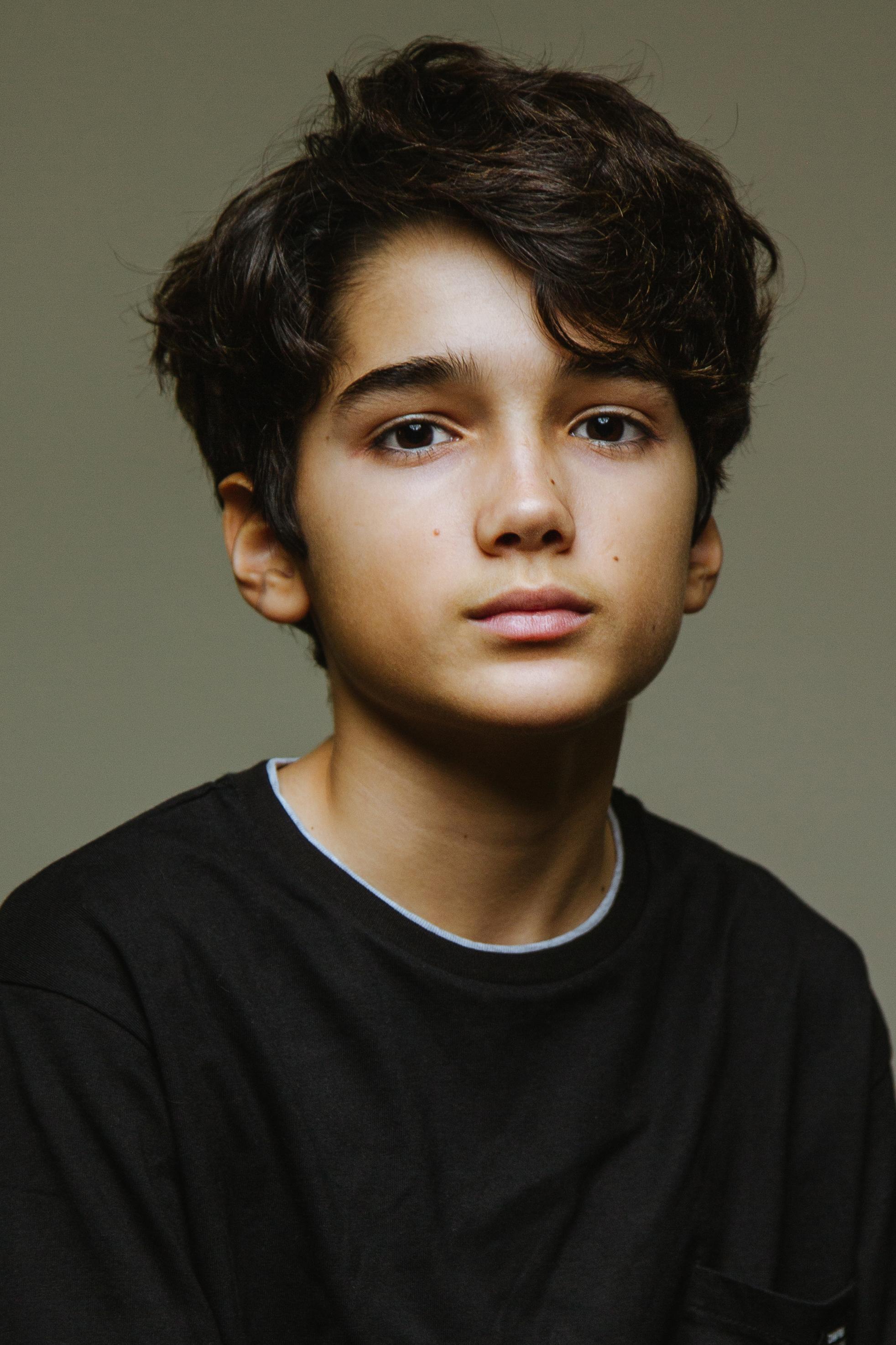 actor Hugo Fuertes large photo