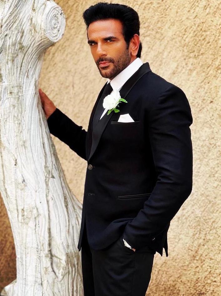 actor Arav Chowdharry large photo