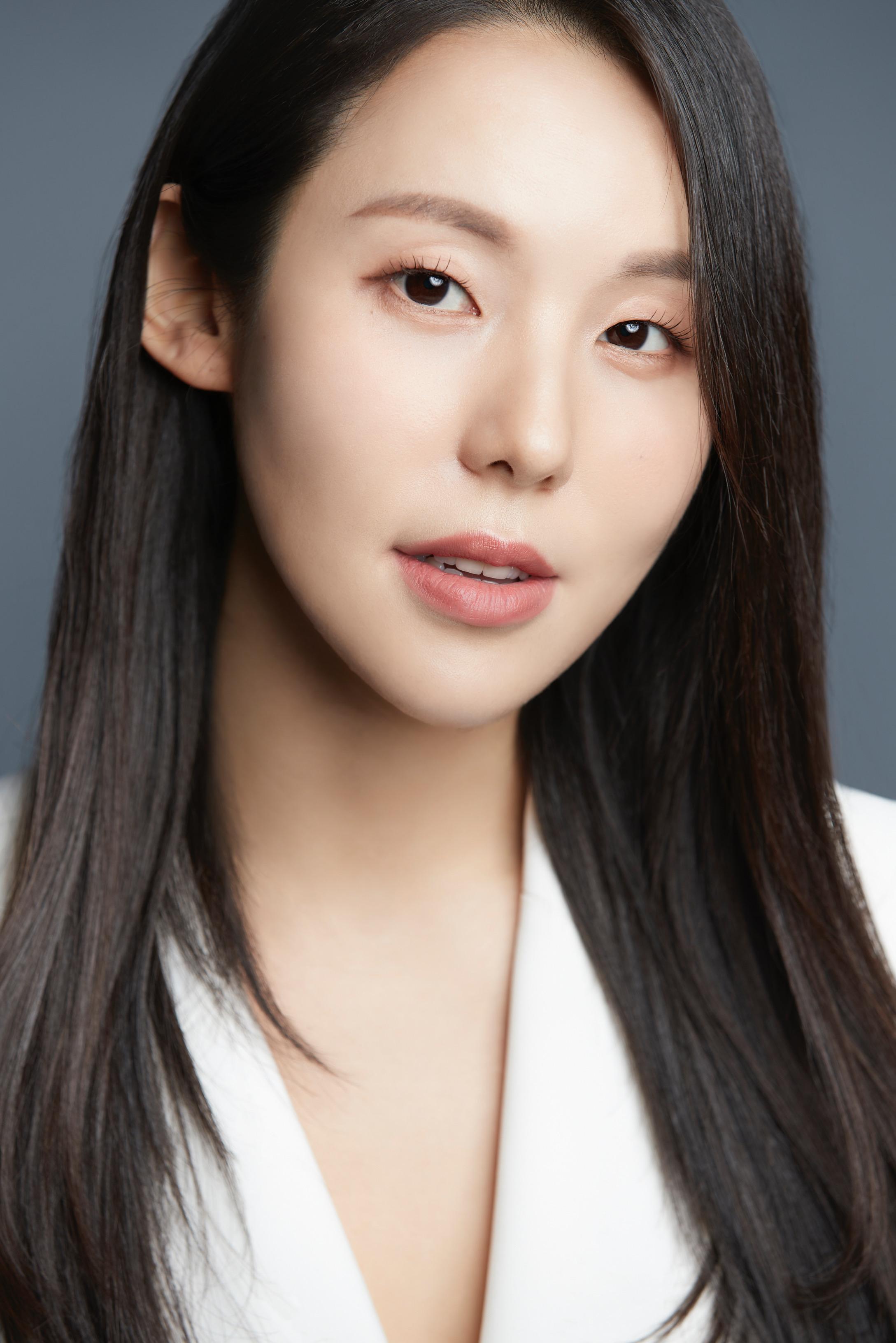 actor Eunbi Lee large photo