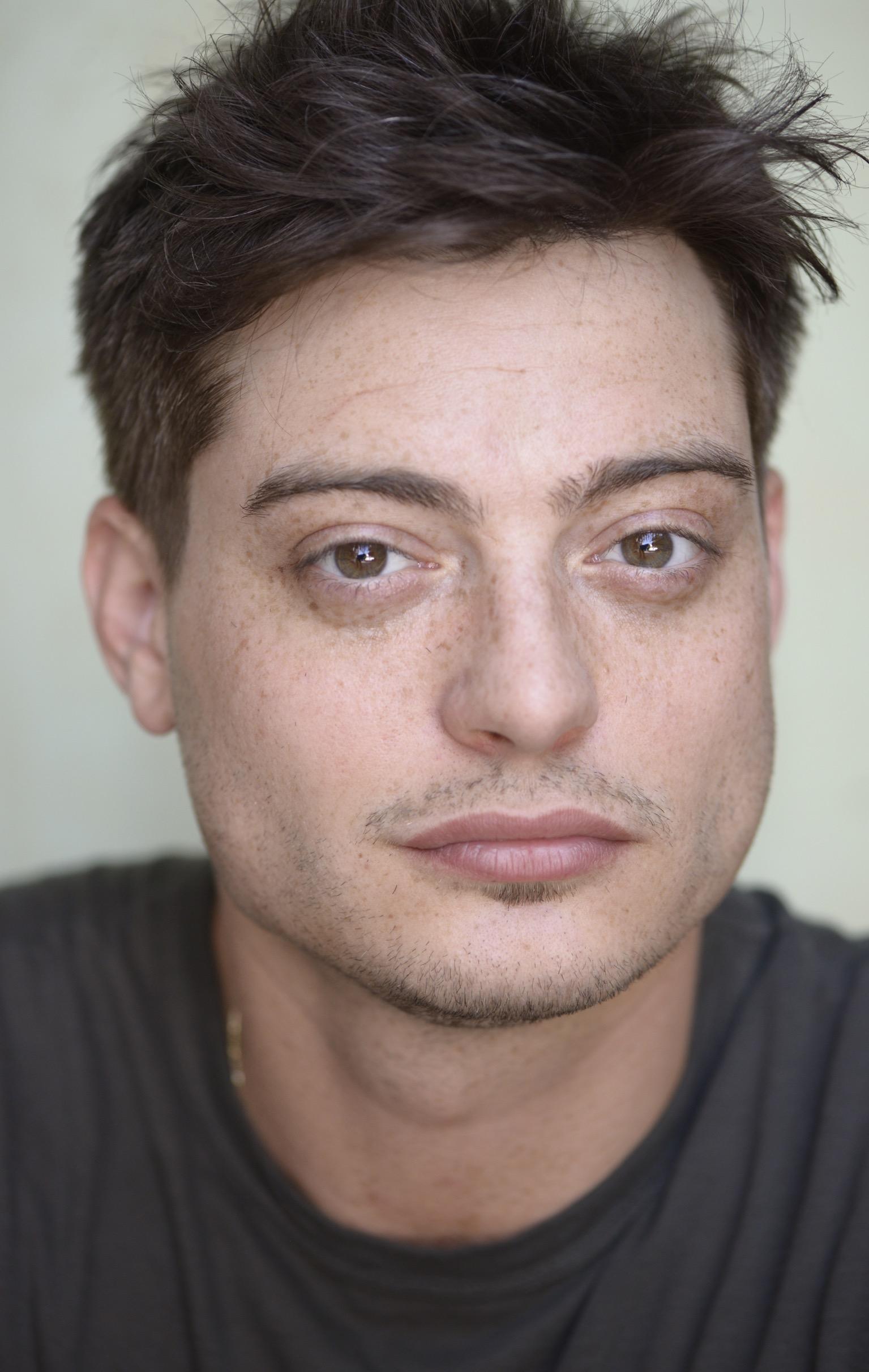 actor Andrew Lawrence large photo